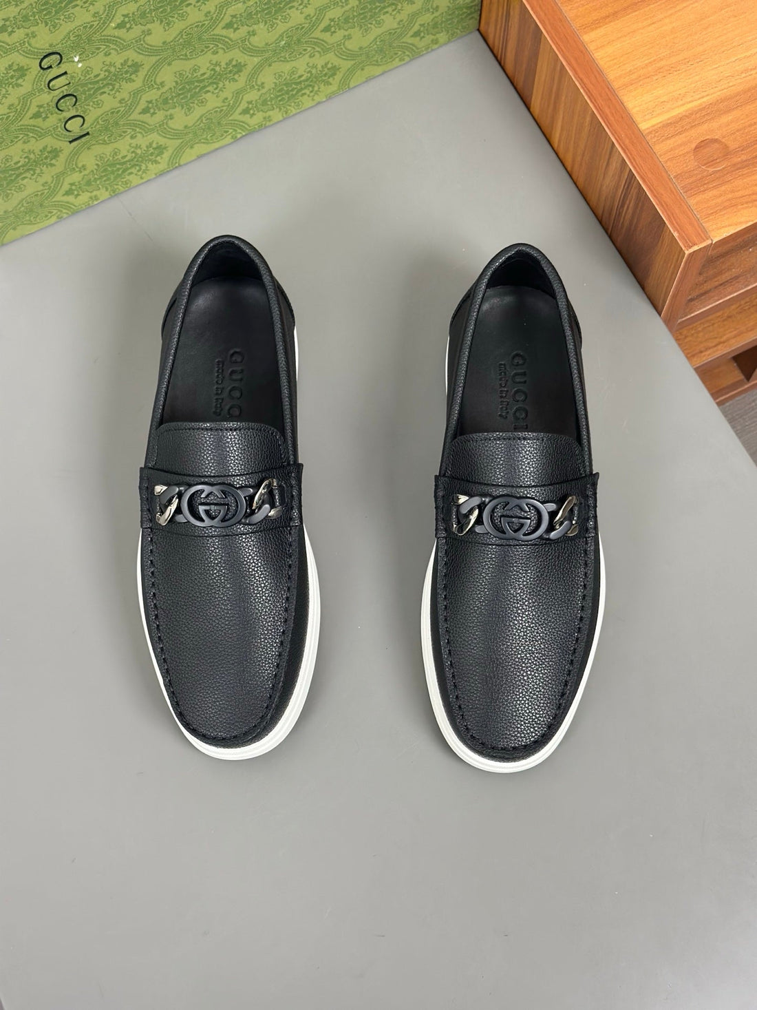 GG Men's Loafer Black Cowhide 573501