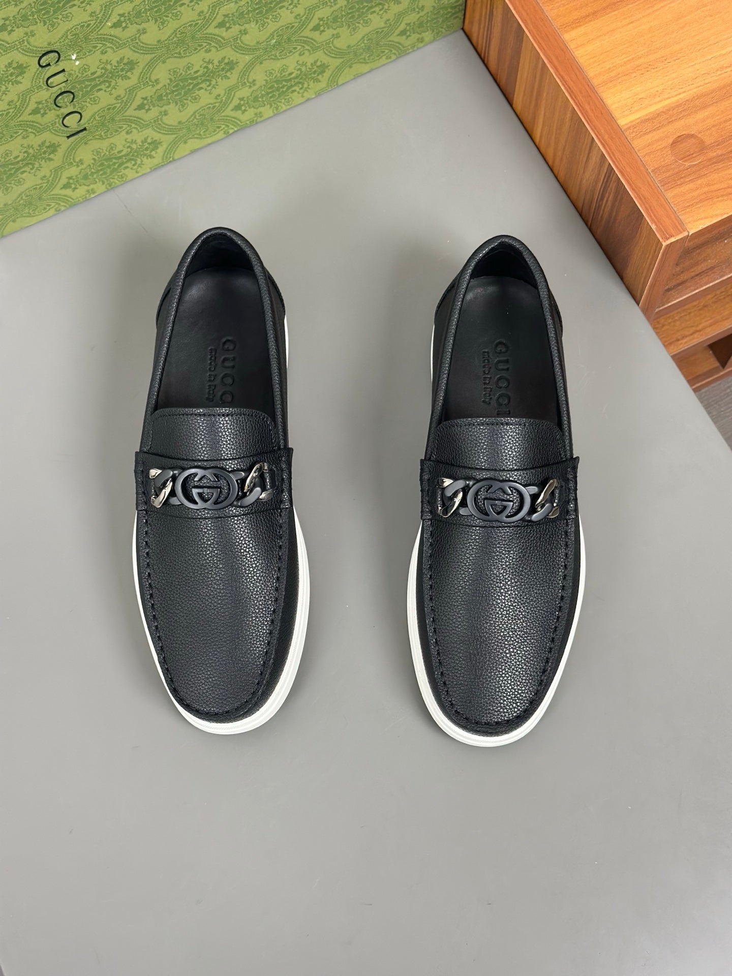 GG Men's Loafer Black Cowhide 573501