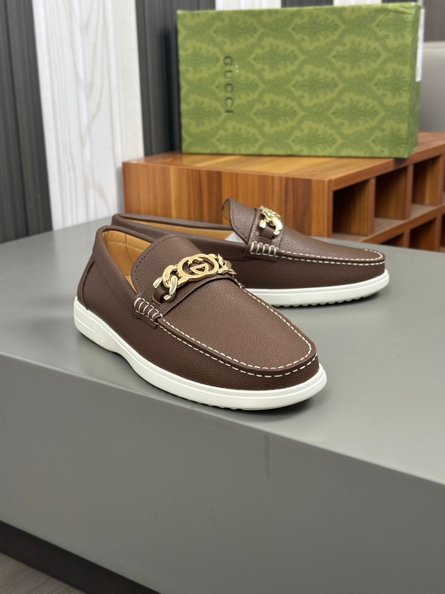 GG Men's Interlocking G Loafer Brown Cowhide 573502