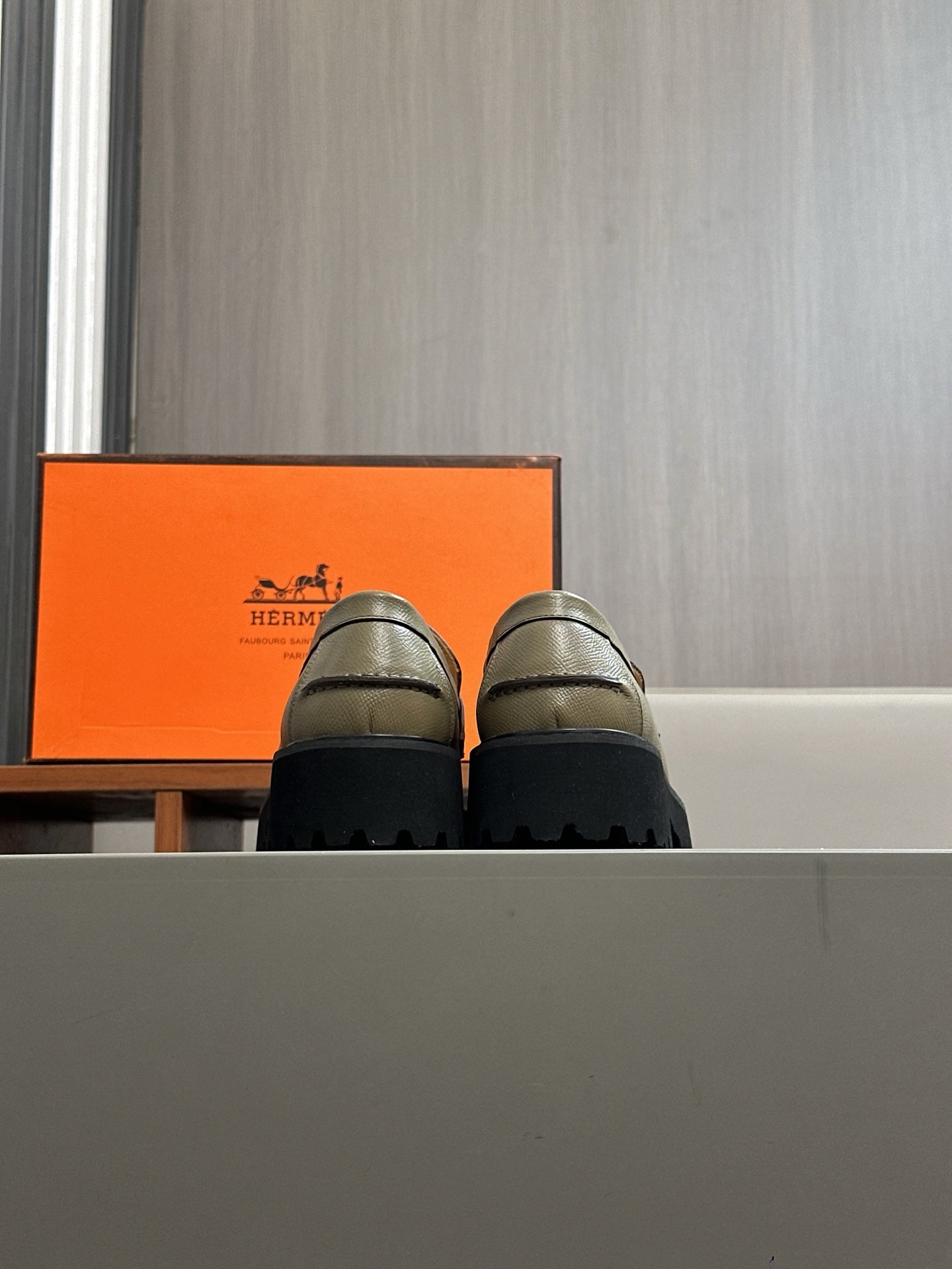 HM Men's Paris Loafer Light Cream Calfskin 640903