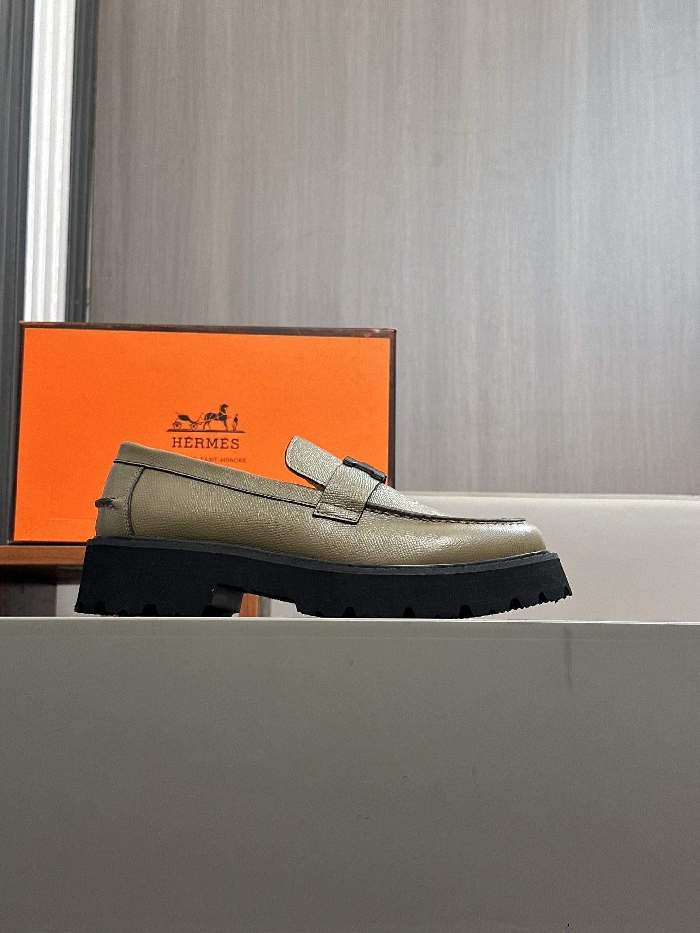 HM Men's Paris Loafer Light Cream Calfskin 640903