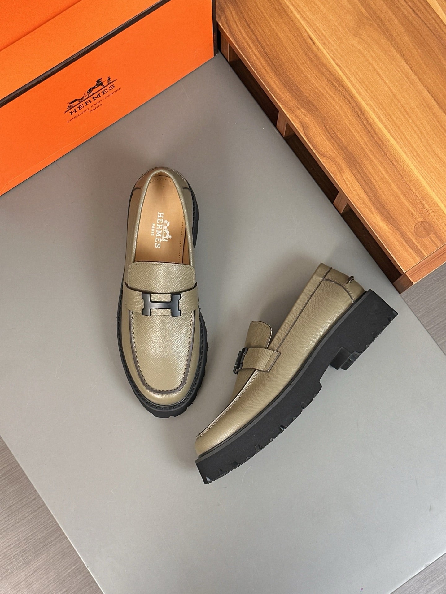 HM Men's Paris Loafer Light Cream Calfskin 640903