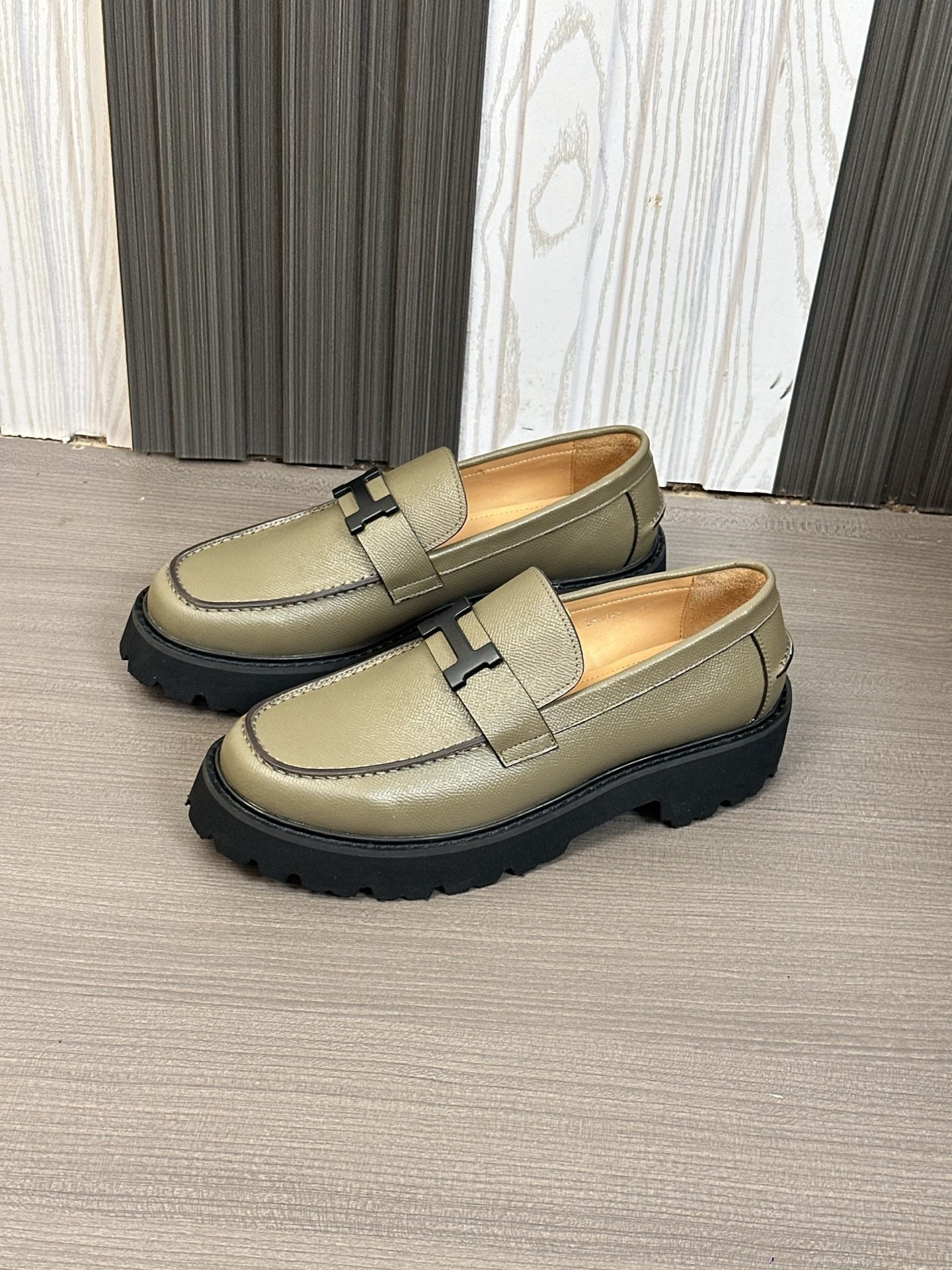 HM Men's Paris Loafer Light Cream Calfskin 640903