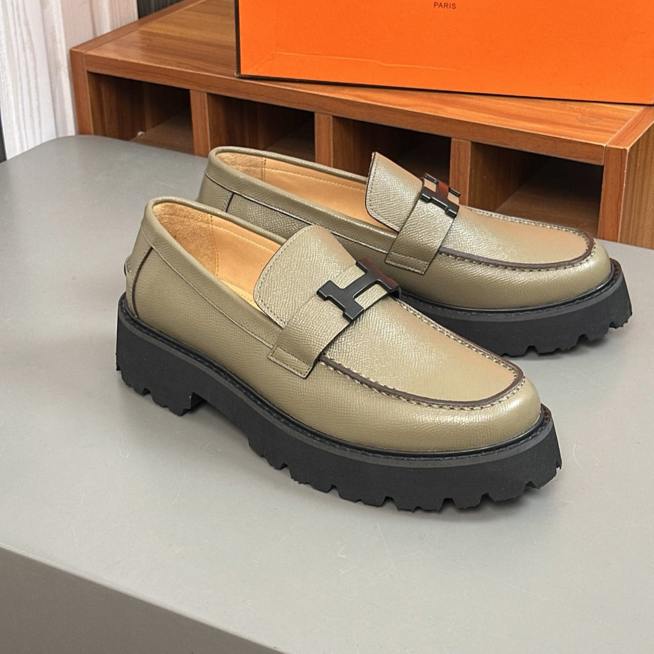 HM Men's Paris Loafer Light Cream Calfskin 640903