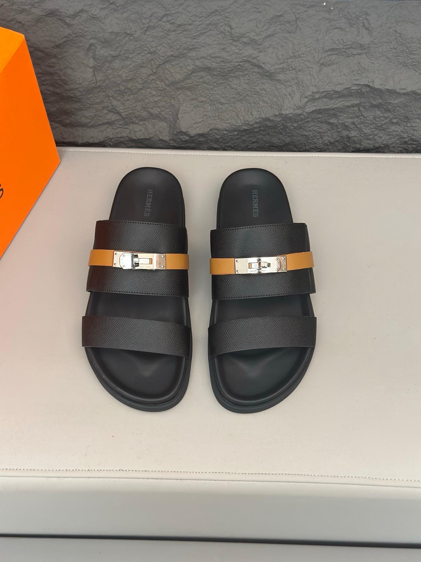 HM Men's Jackson Sandals Black Mix Orange Cowhide 686964