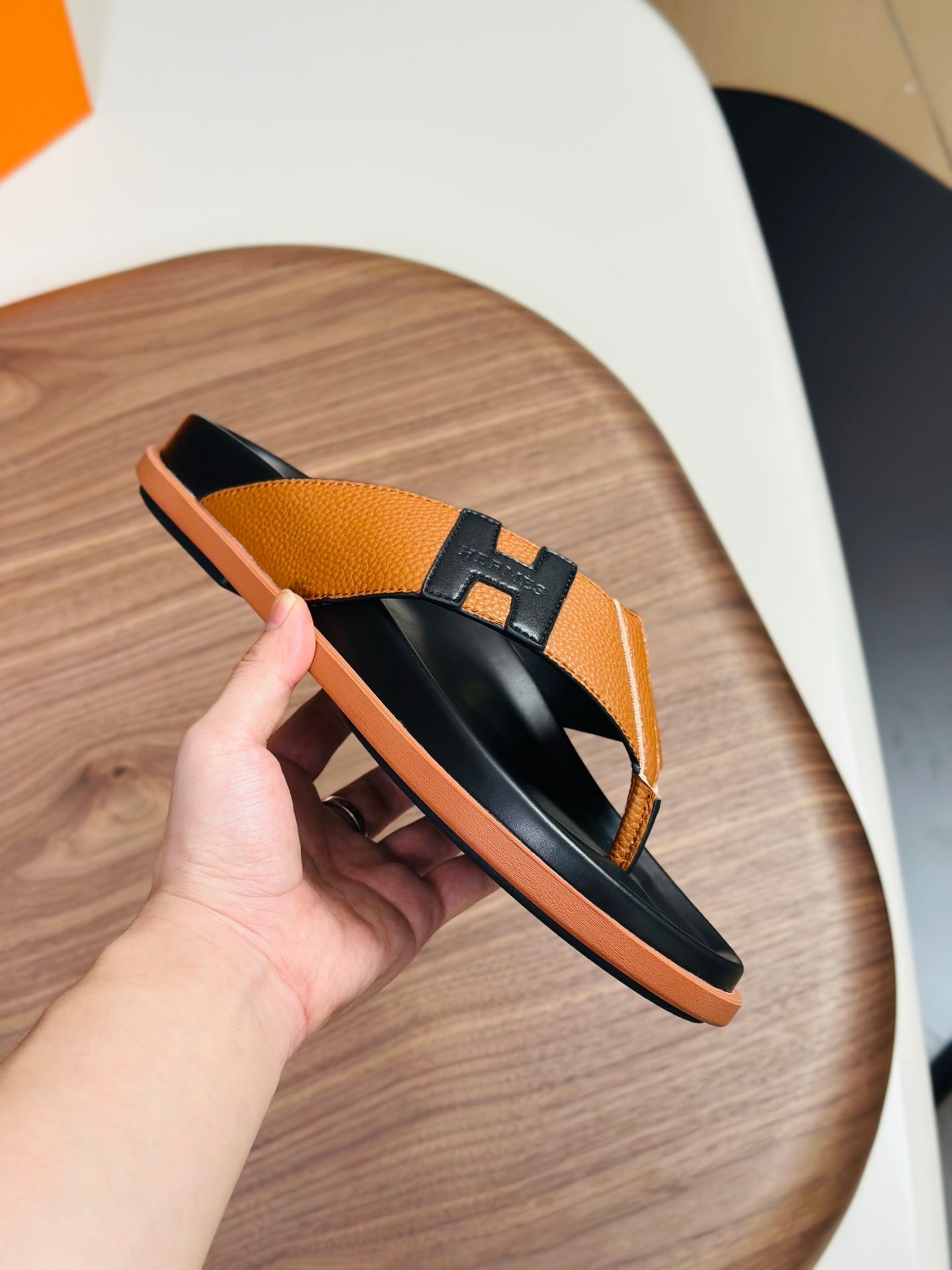 HM Men's Thong Sandals Orange Cowhide 684839