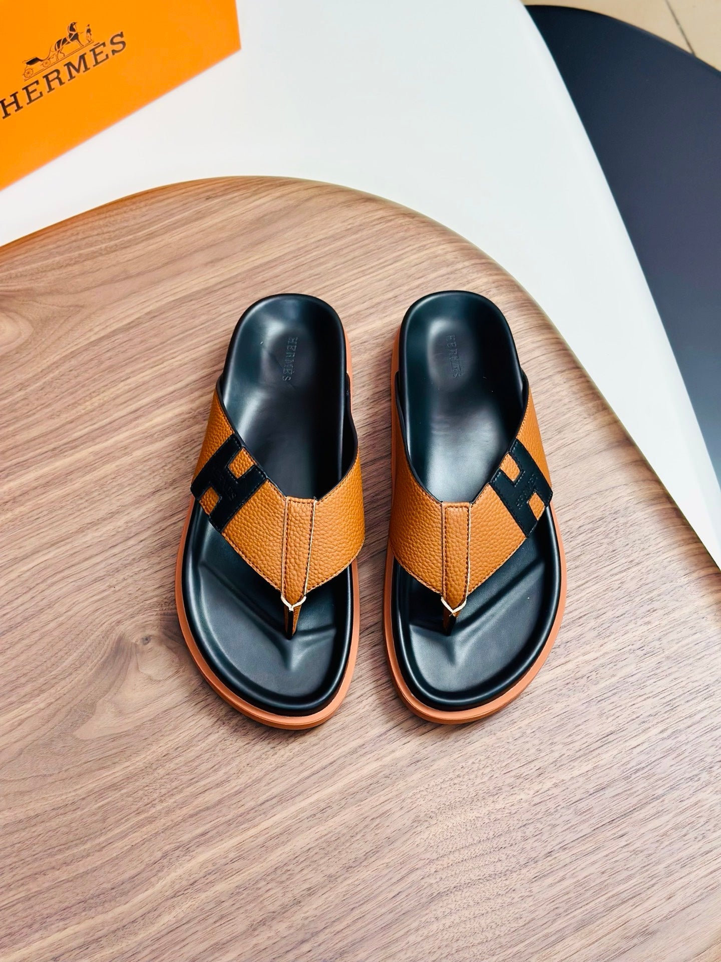 HM Men's Thong Sandals Orange Cowhide 684839