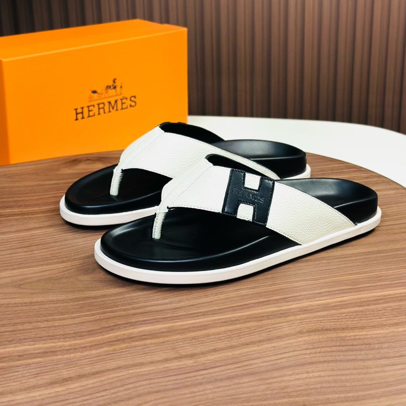 HM Men's Thong Sandals White Cowhide 684841