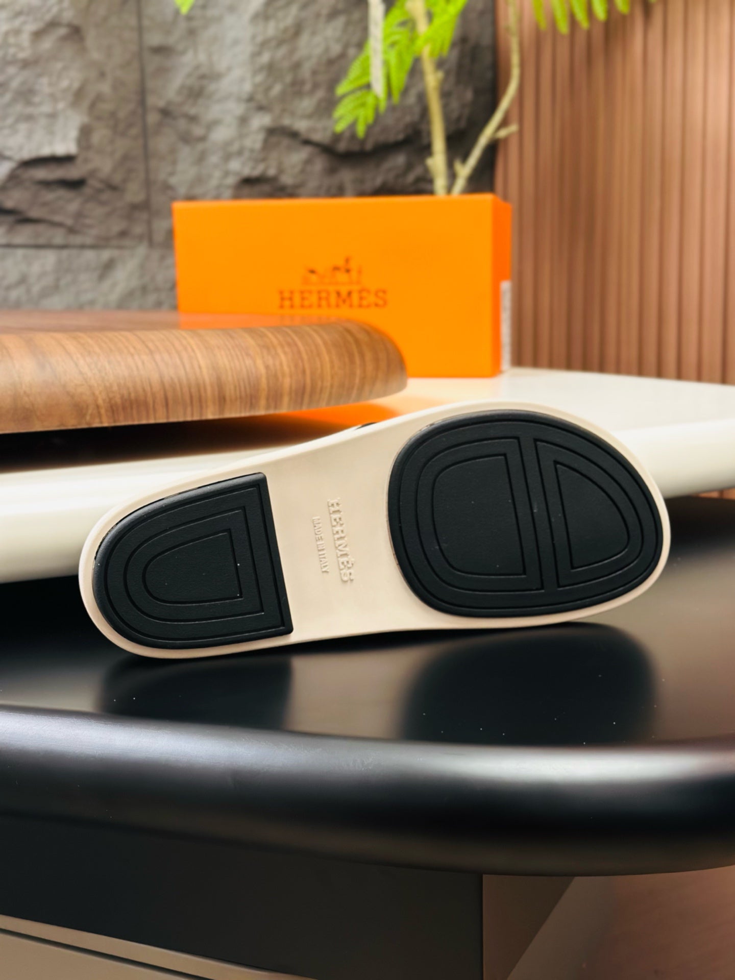 HM Men's Sandals White Cowhide 684855