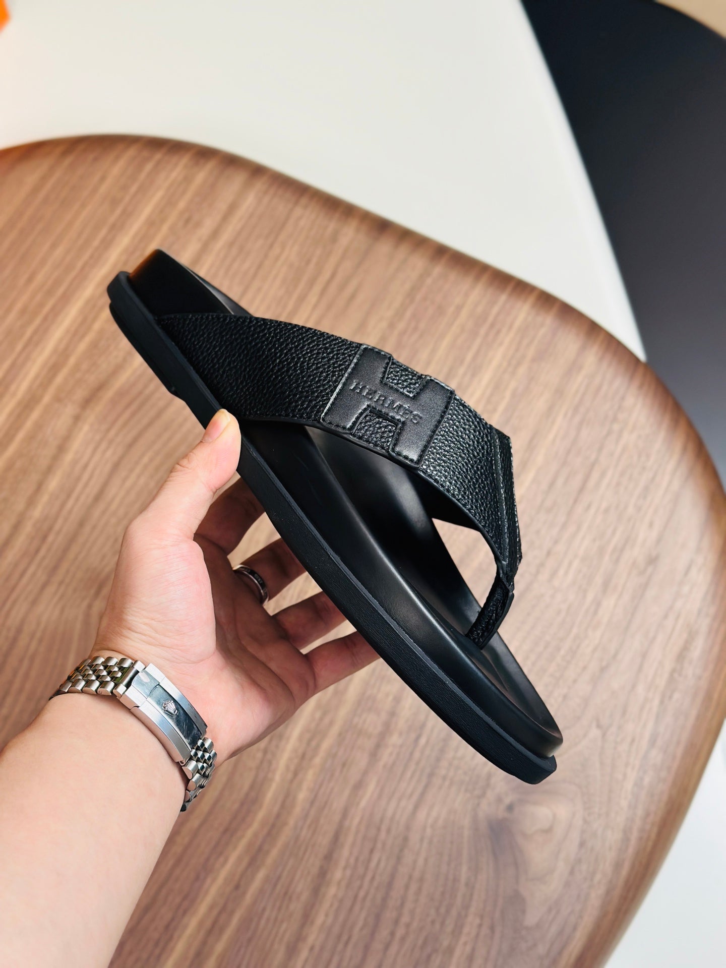 HM Men's Thong Sandals Black Cowhide 684842