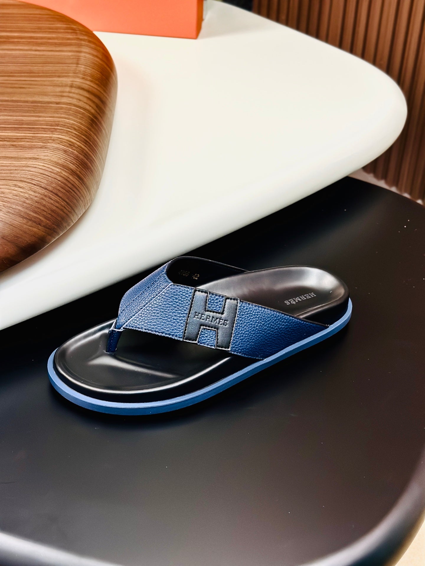 HM Men's Thong Sandals Blue Cowhide 684843