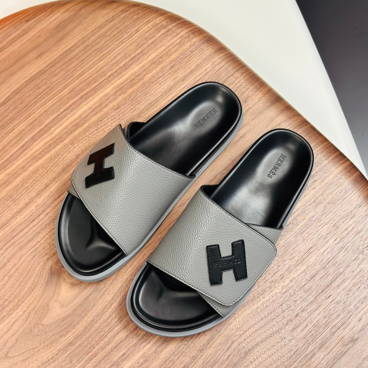 HM Men's Slide Grey Cowhide 684847