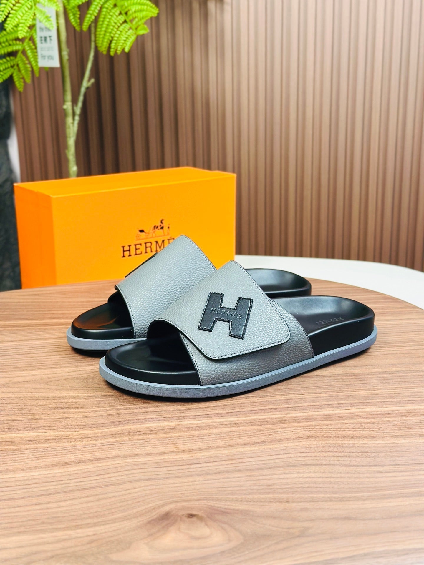 HM Men's Slide Grey Cowhide 684847