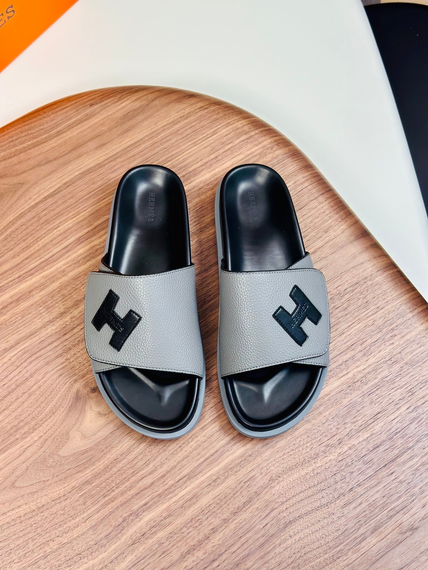 HM Men's Slide Grey Cowhide 684847