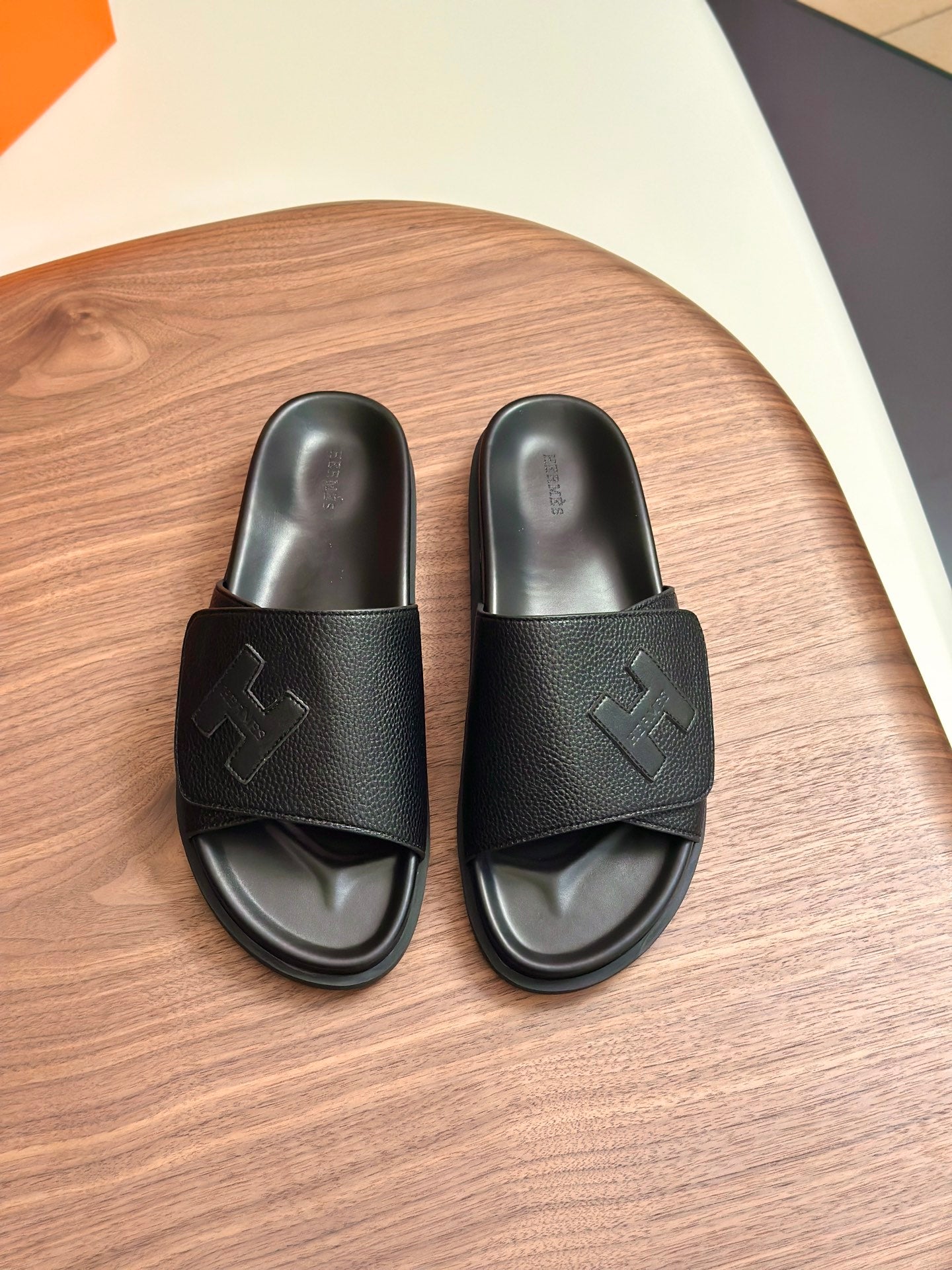 HM Men's Slide Black Cowhide