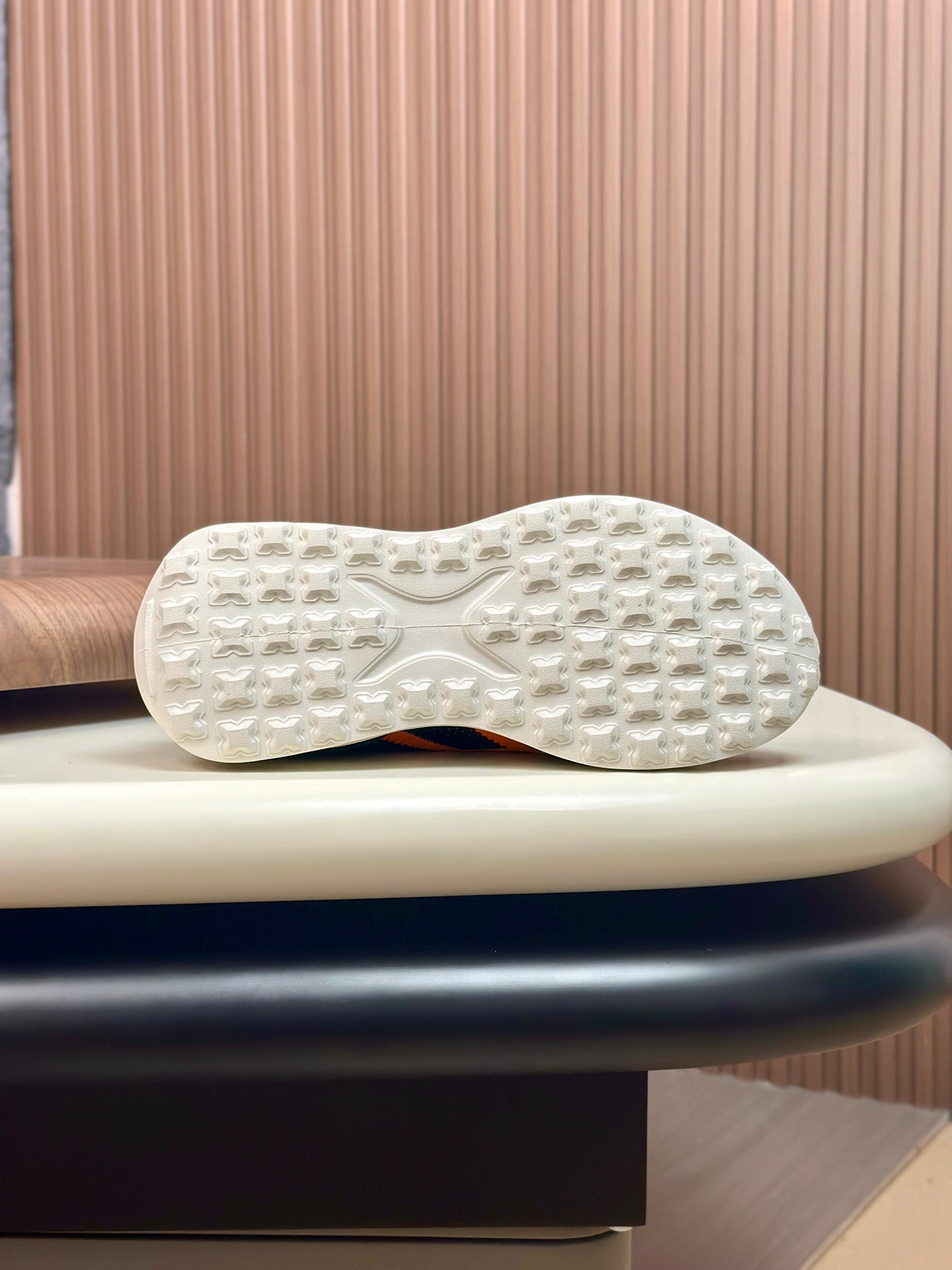 HM Men's Slip on Sneaker White Orange Flyknit Fabric 690061