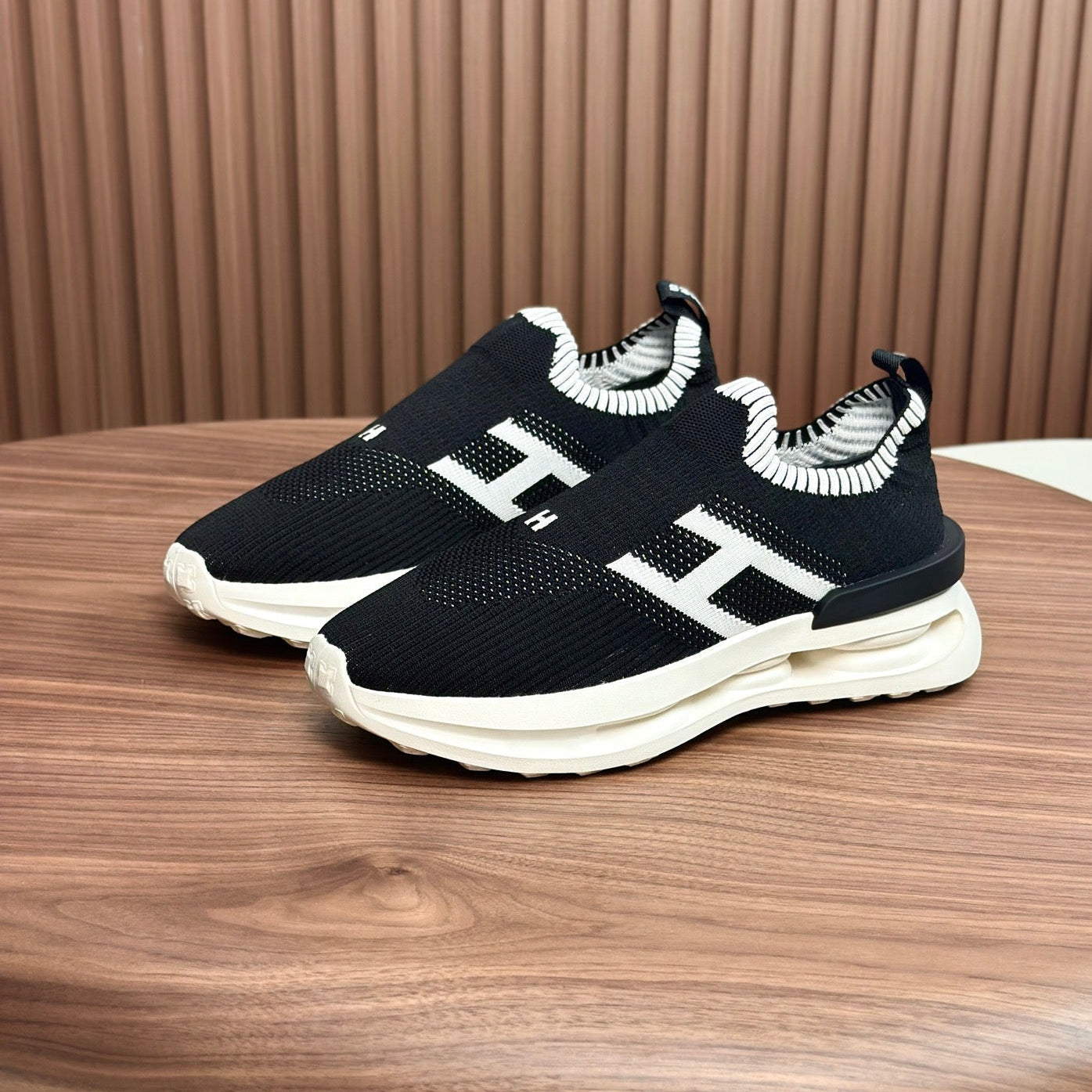 HM Men's Slip on Sneaker Black White Flyknit Fabric 690059