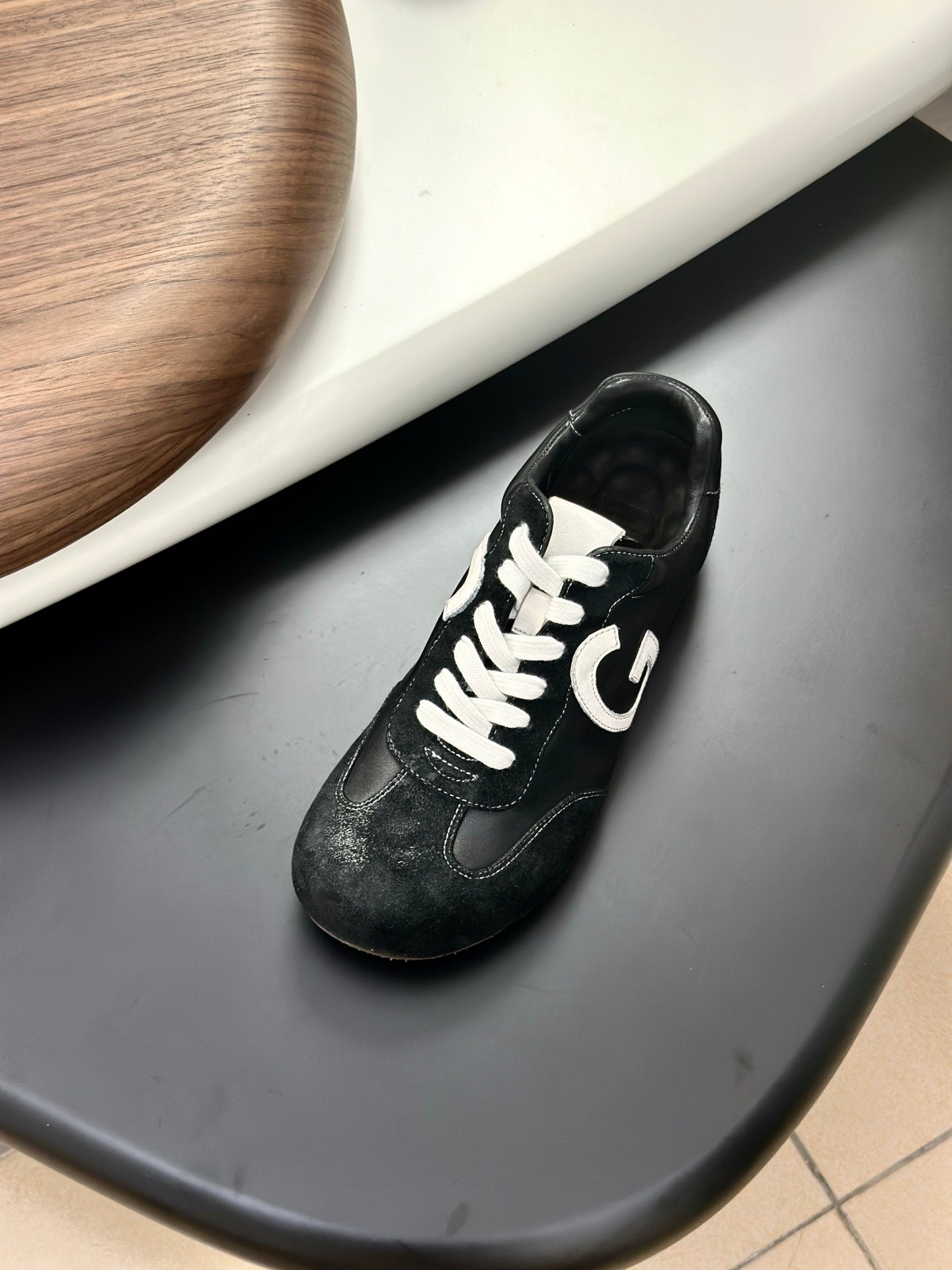 GG Men's 25 Sneaker Black Suede Cowhide 723955