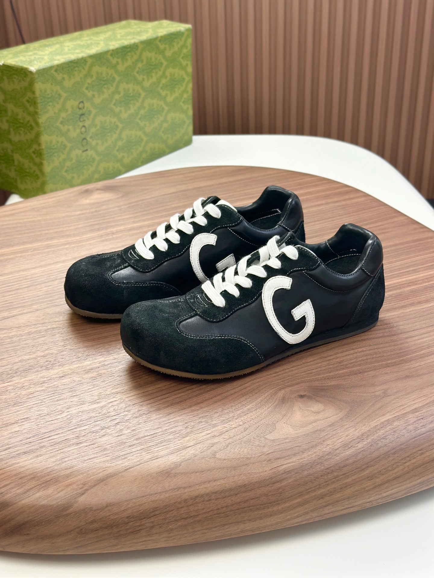 GG Men's 25 Sneaker Black Suede Cowhide 723955