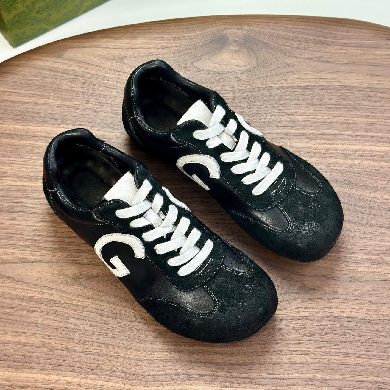 GG Men's 25 Sneaker Black Suede Cowhide 723955