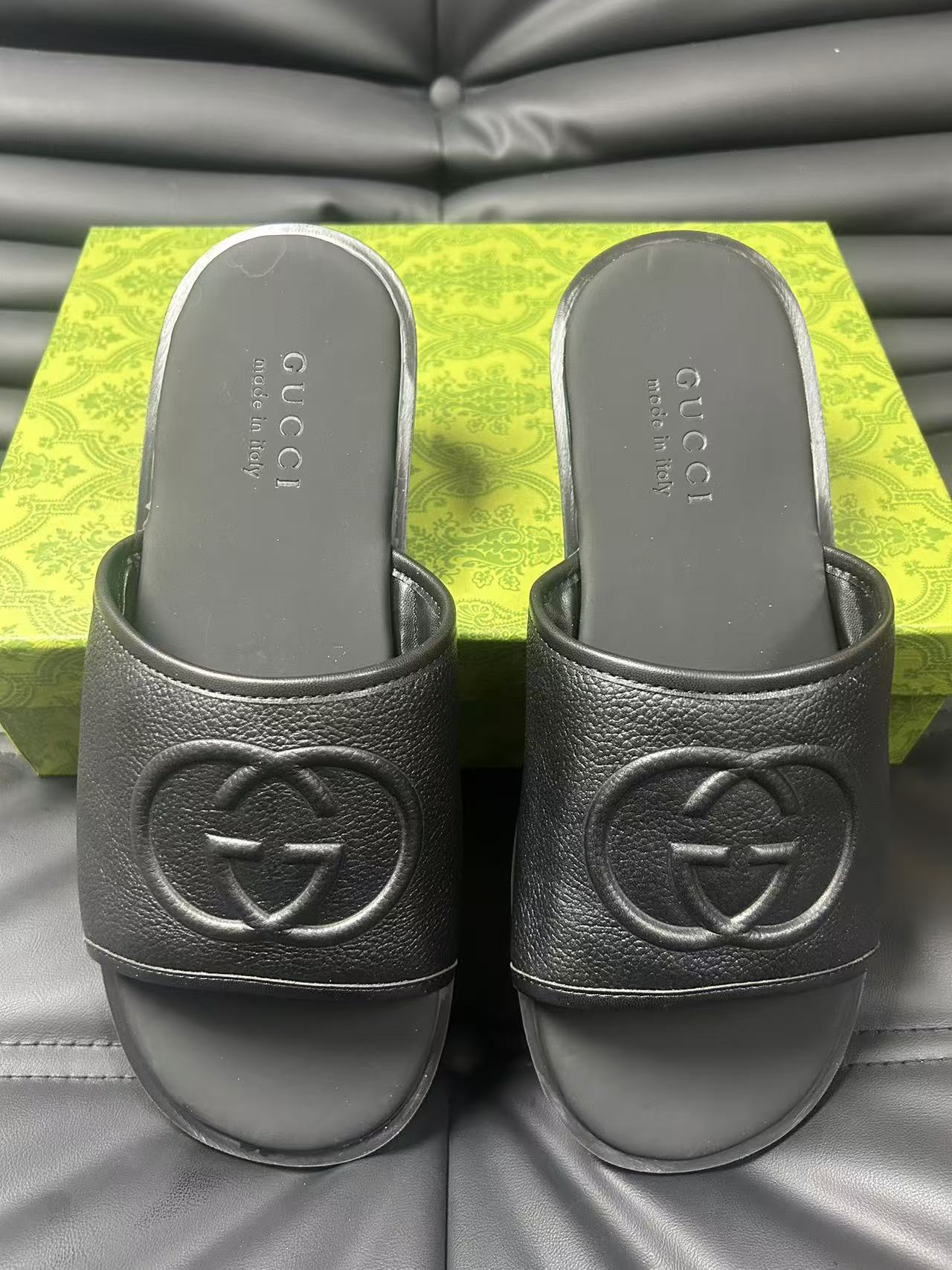 GG Men's 25 Monogram Slide Black Calfskin 540246