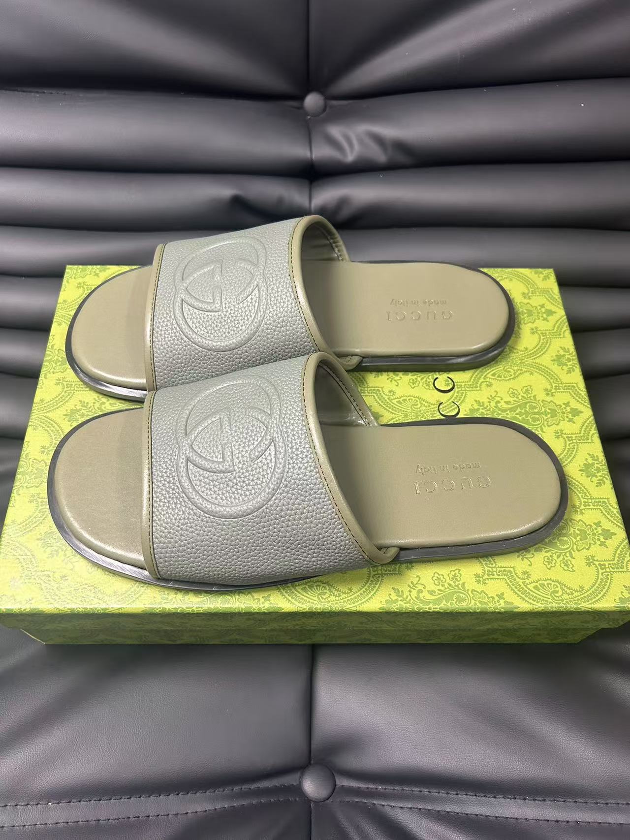 GG Men's 25 Monogram Slide Grey Calfskin 540248