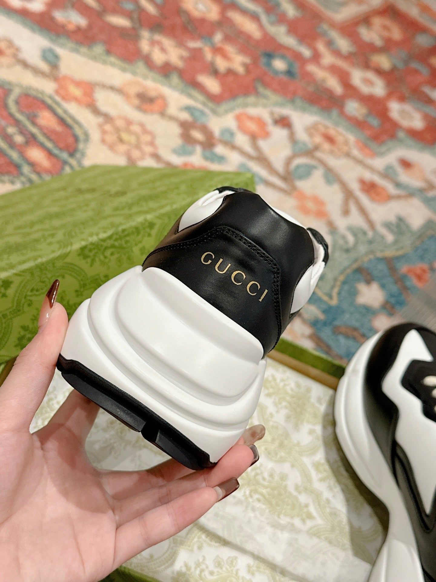 GG RHYTON TRAINER BLACK AND WHITE CALFSKIN