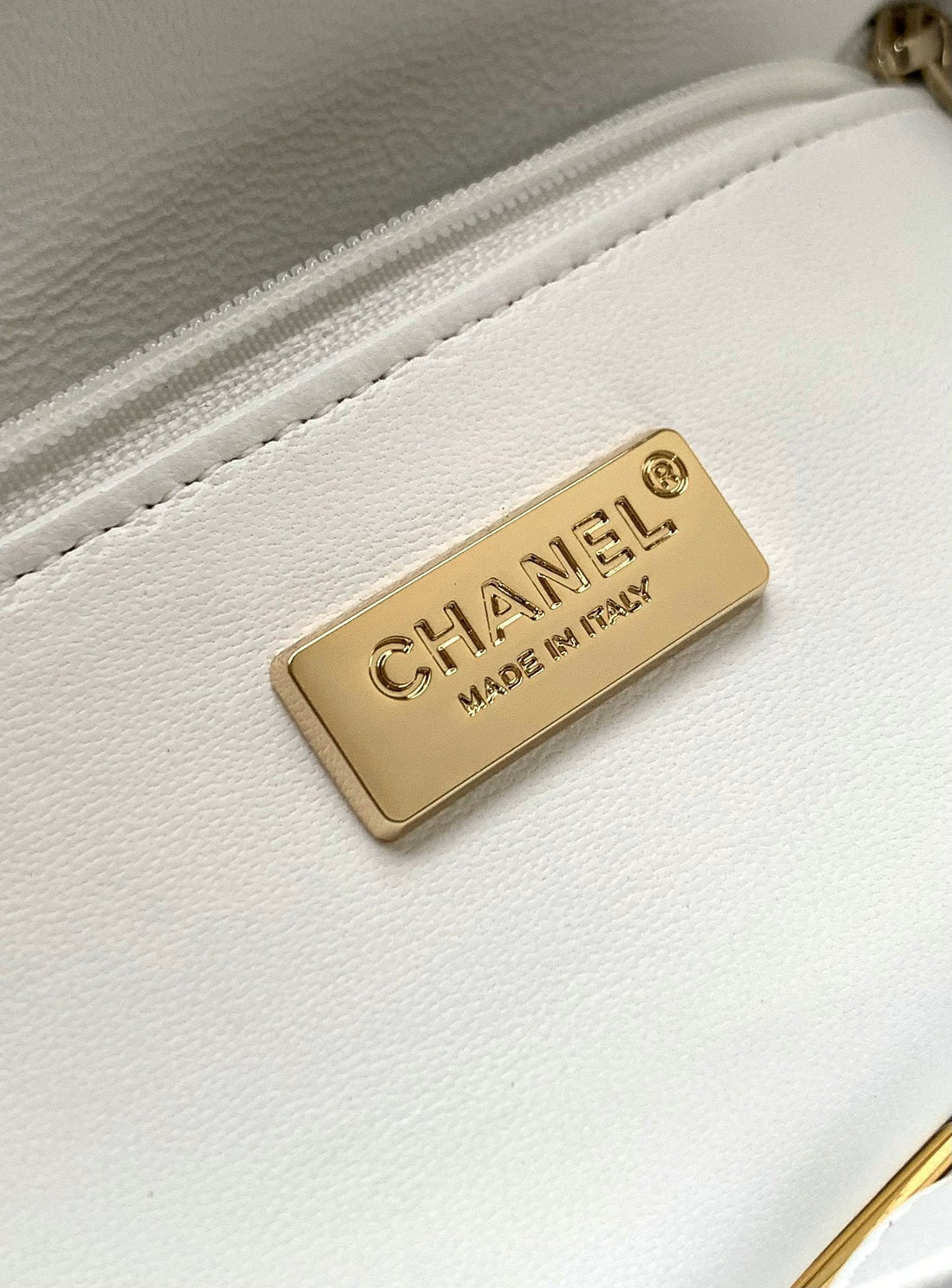 CC 25S Flap Bag 20cm White Fringed Sequin Calfskin