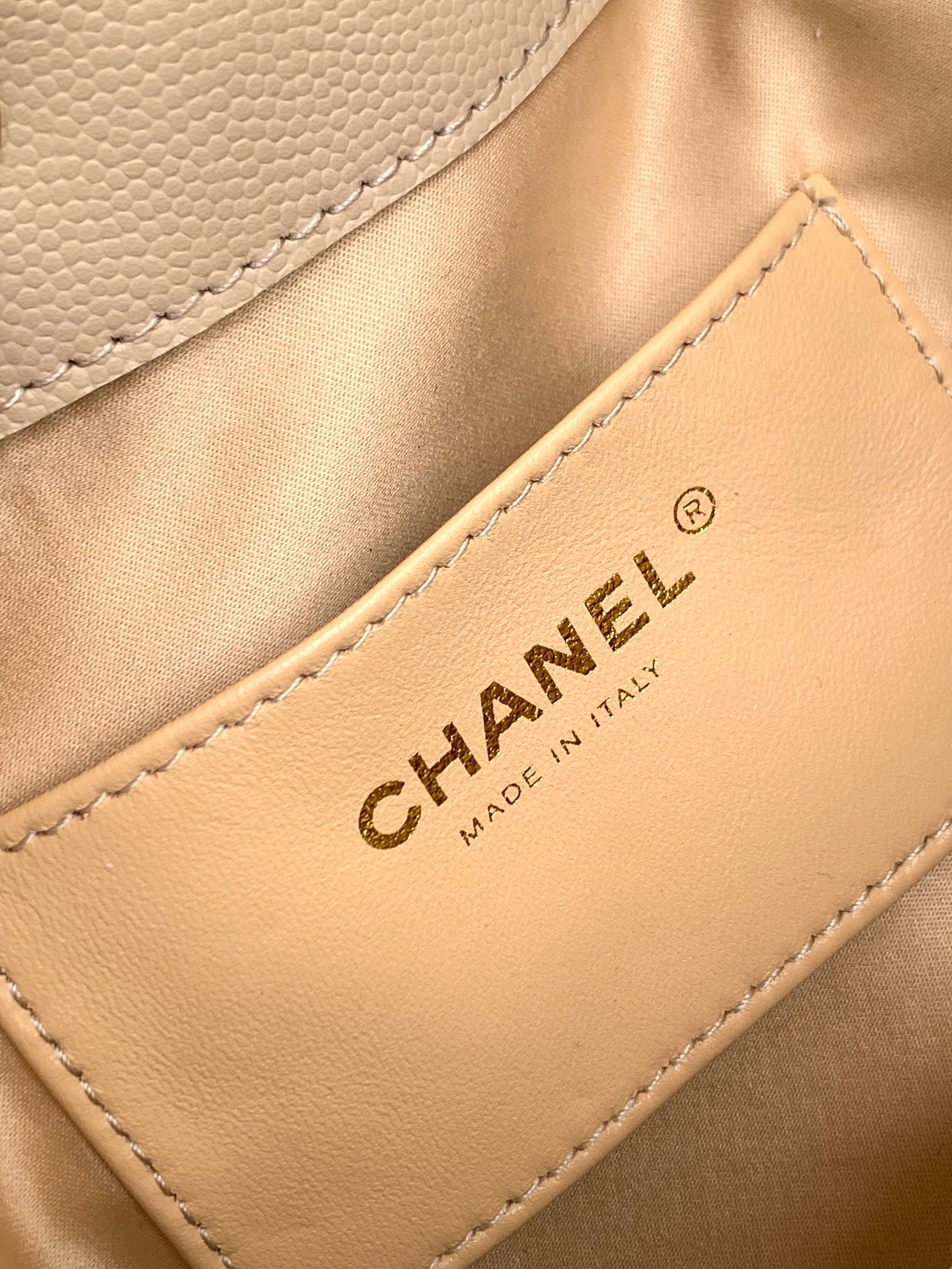 CC 25C Hobo Bags 20cm Beige Grained Calfskin