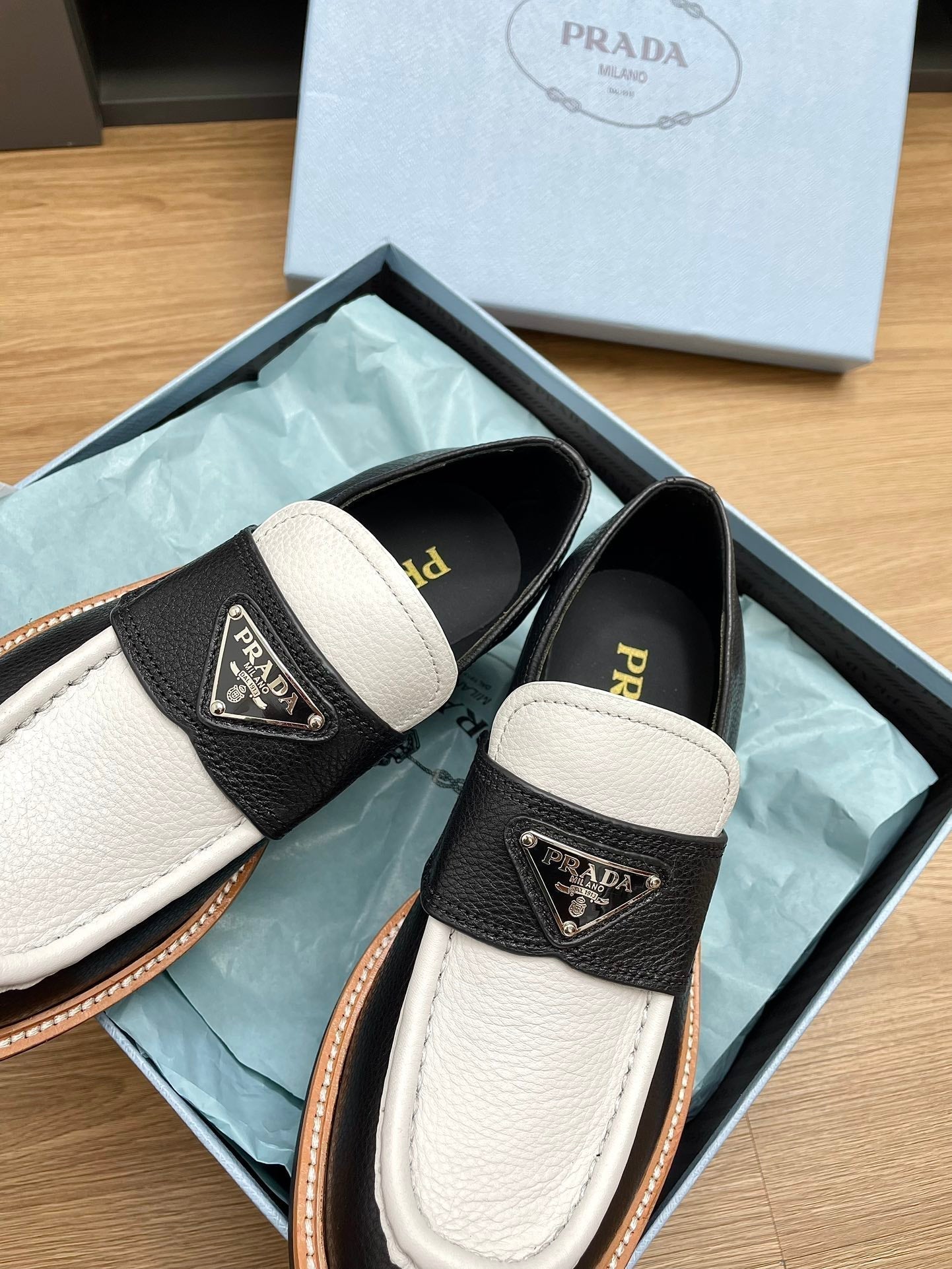 PRA CHOCOLATE BRUSHED LOAFERS BLACK AND WHITE CALFSKIN