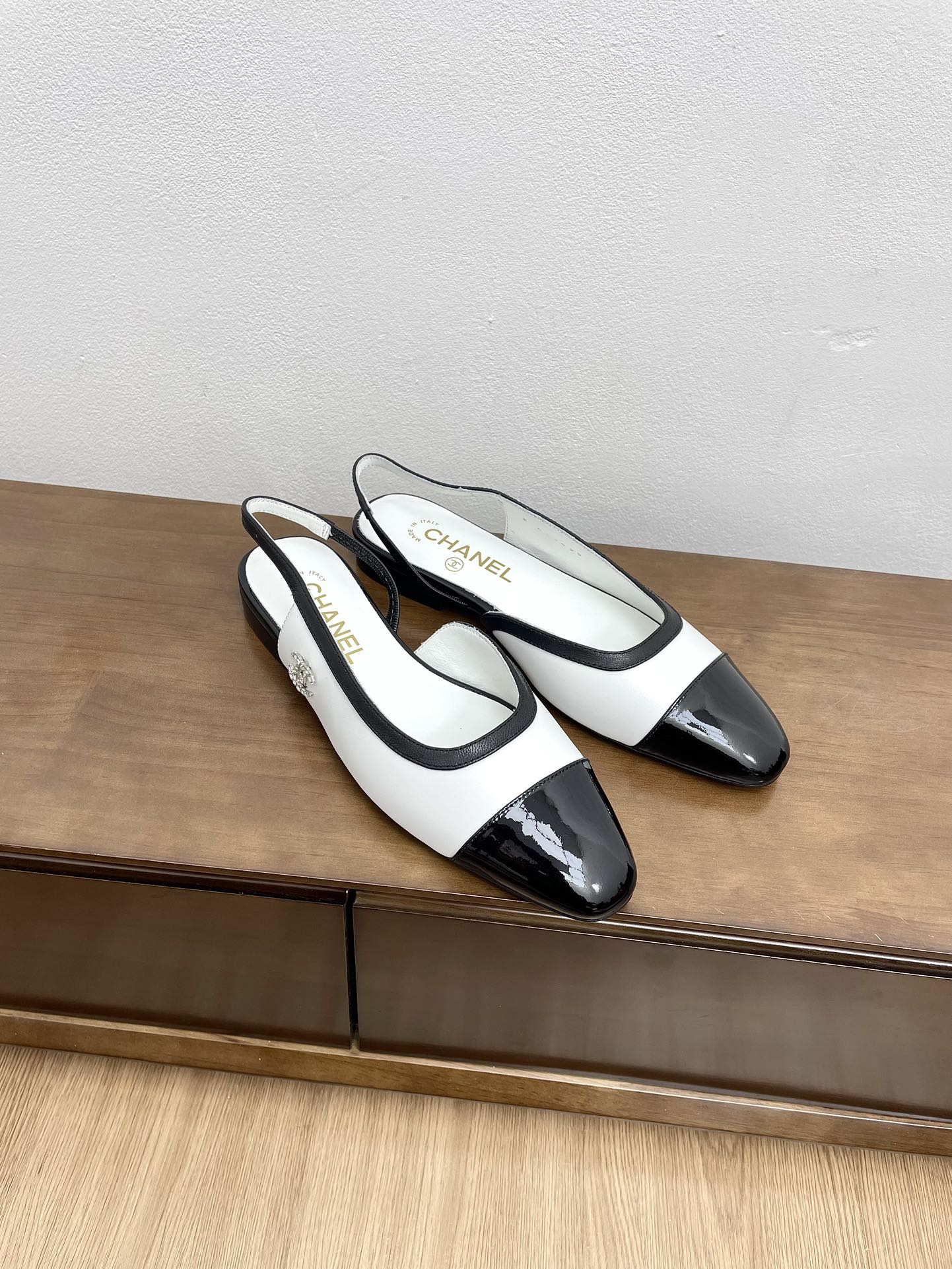 CC Slingback White Calfskin