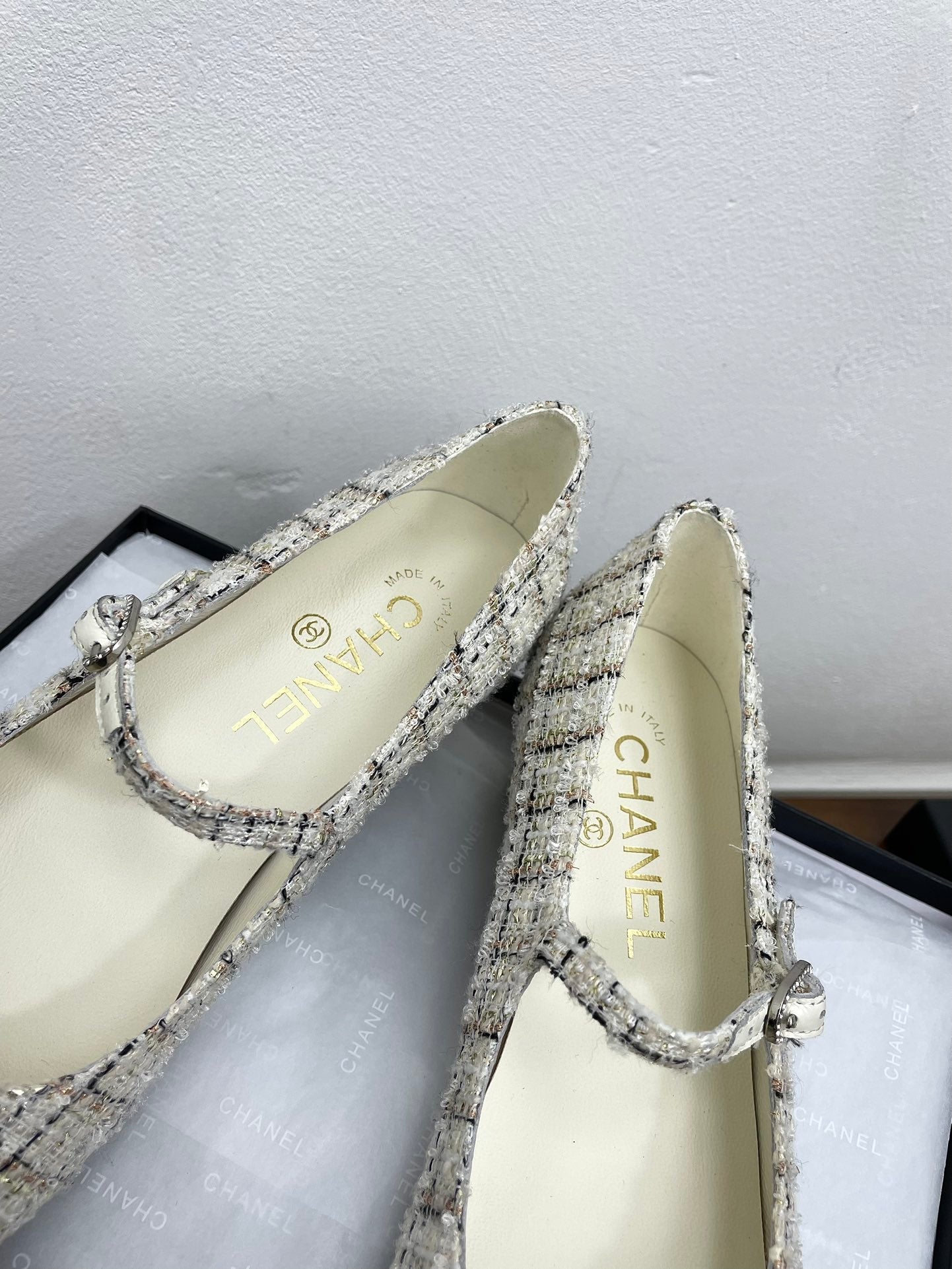 CC Mary Jane White Tweed Farbic And Cowhide