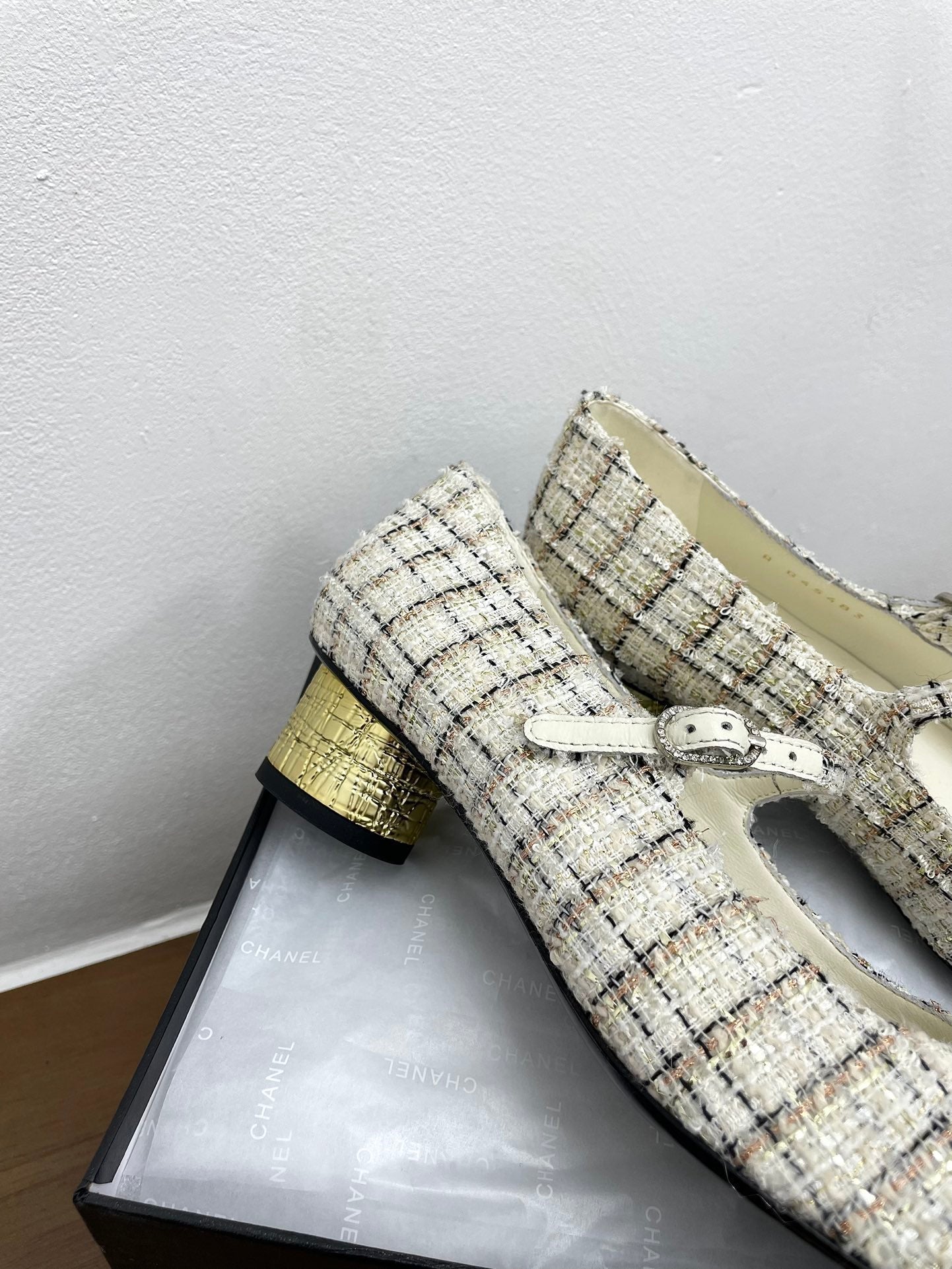 CC Mary Jane White Tweed Farbic And Cowhide