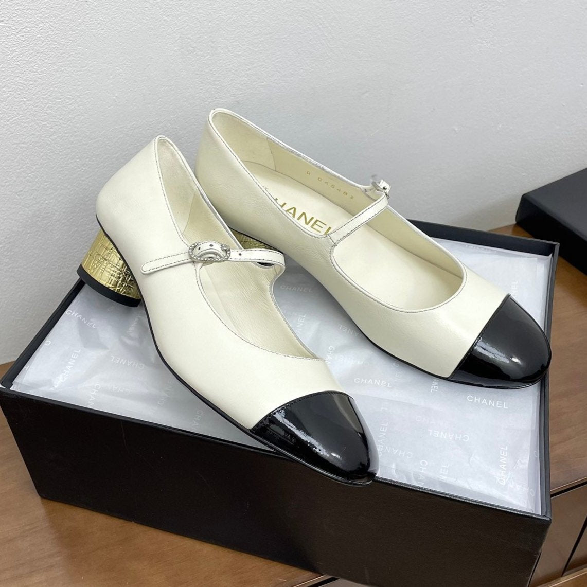 CC Mary Jane White Cowhide