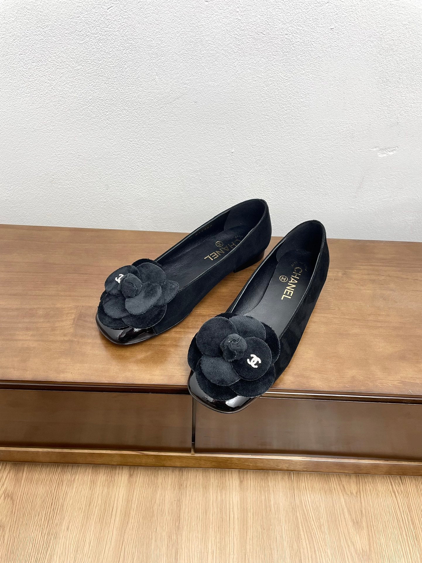 CC Ballet Flats Black With Camellia Black Suede