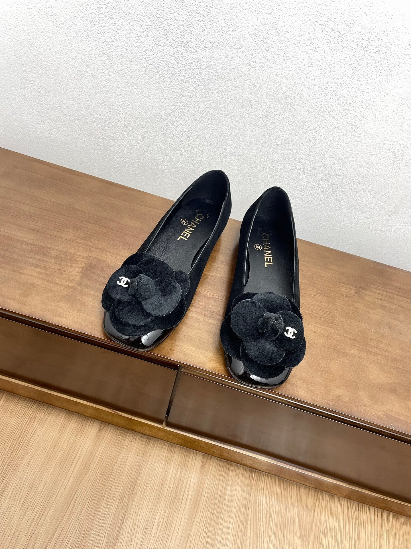 CC Ballet Flats Black With Camellia Black Suede