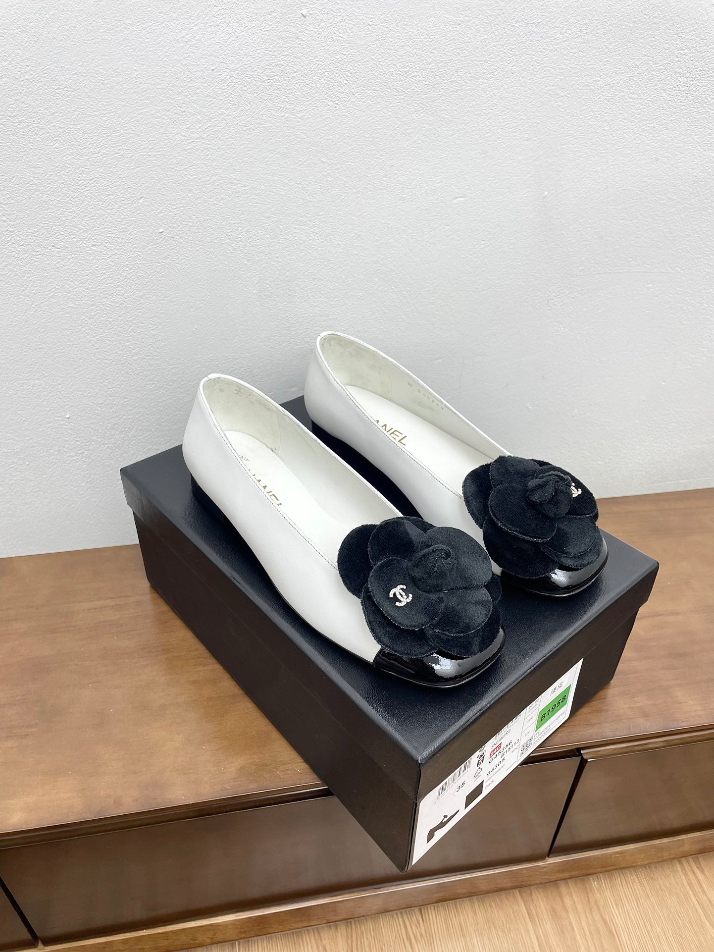 CC Ballet Flats White With Camellia Black Lambskin