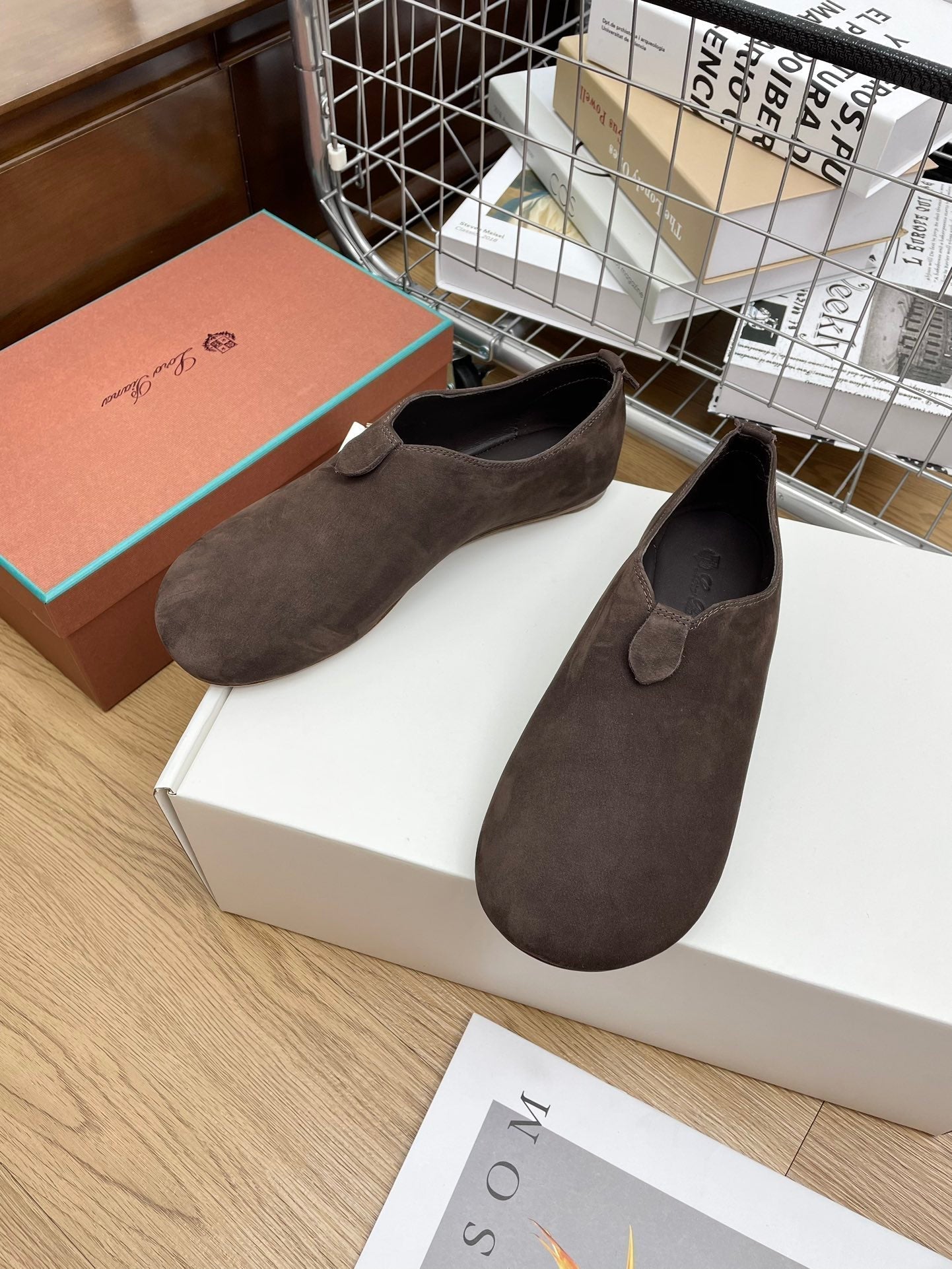 LP Floaty Flat Earth Brown Suede 989981