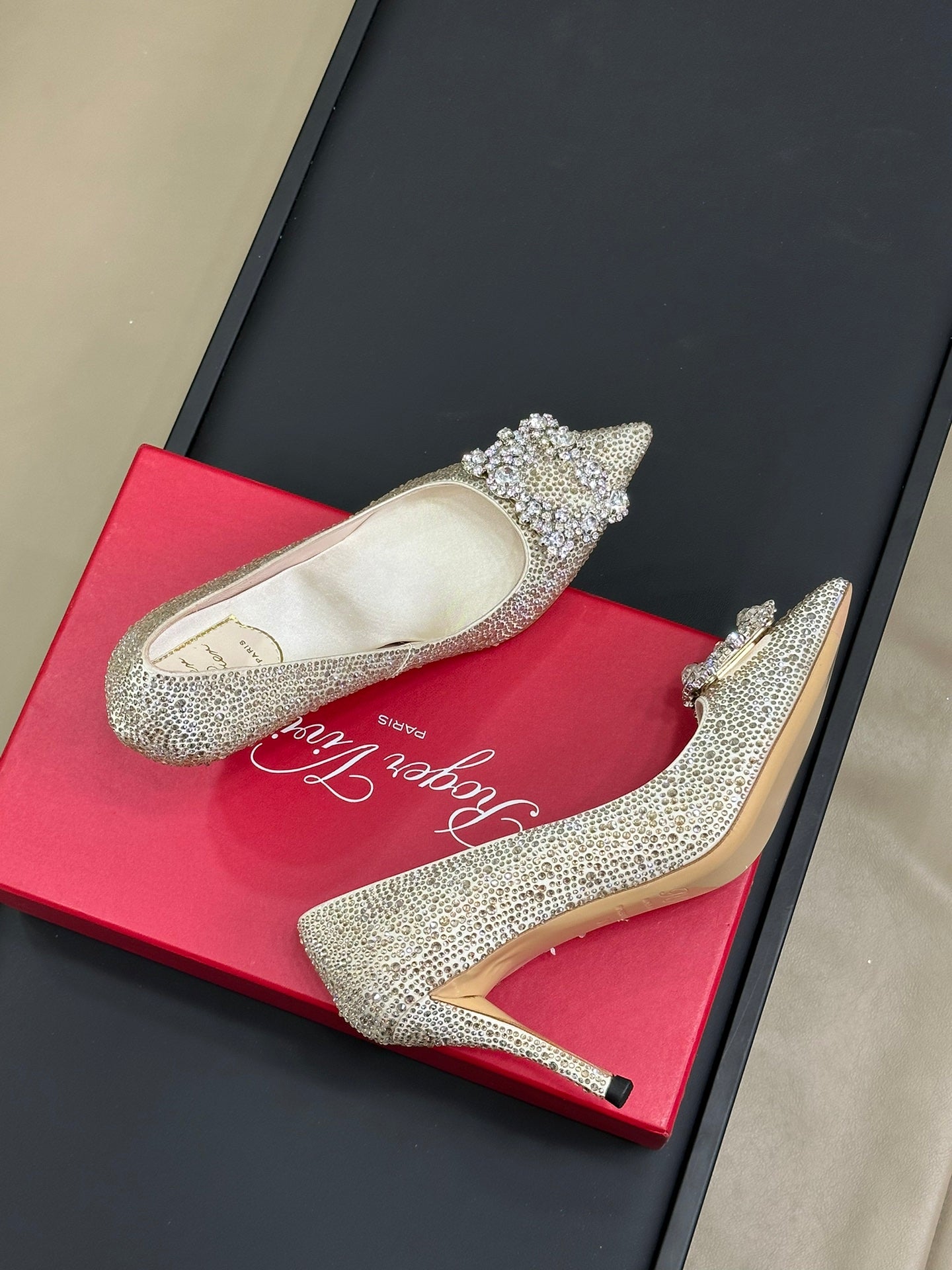 Flower Strass Buckle Pump 85 Crystal White Leather