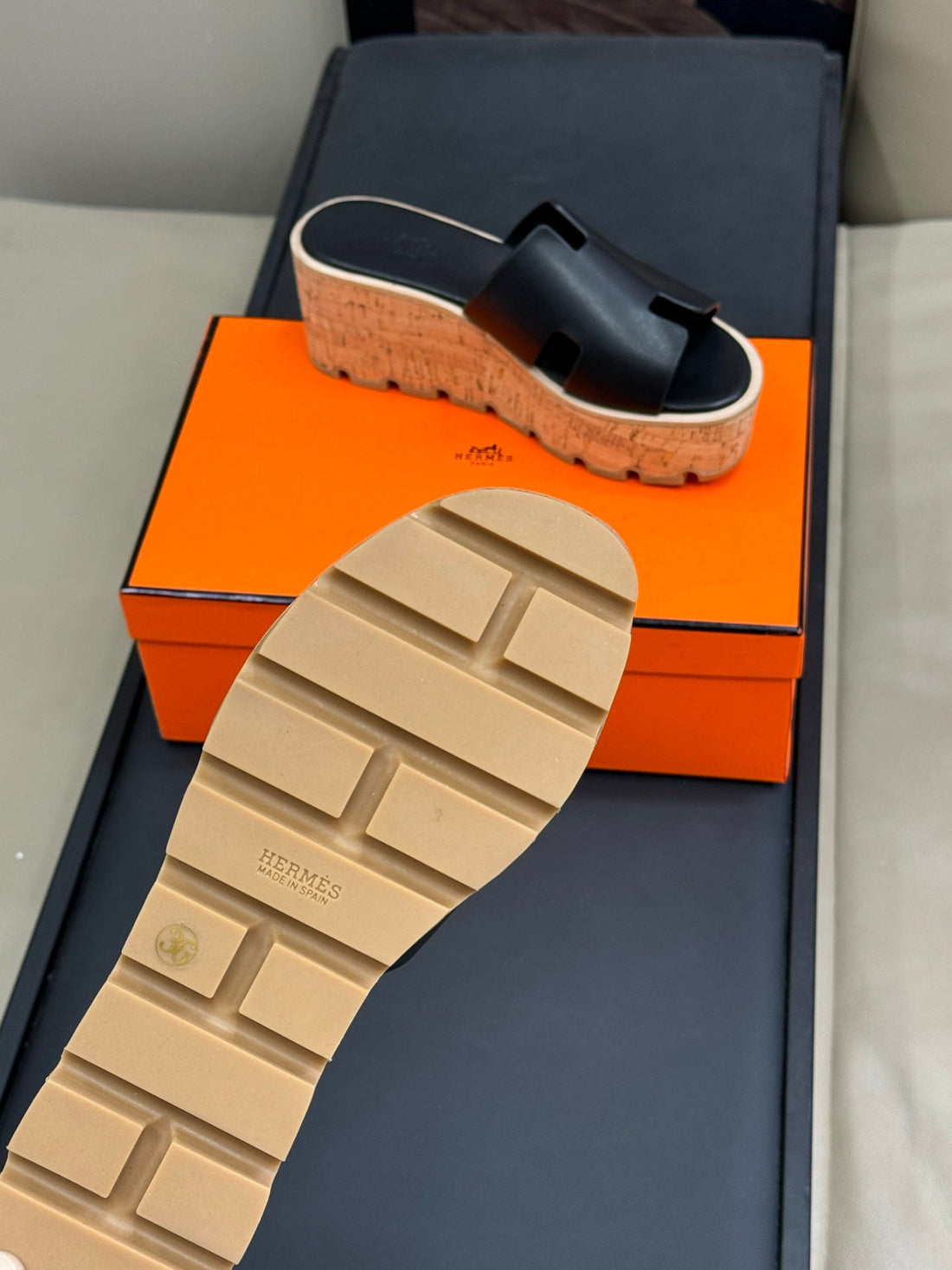 HM 25C Eze 30 Sandal Black Calfskin 212714