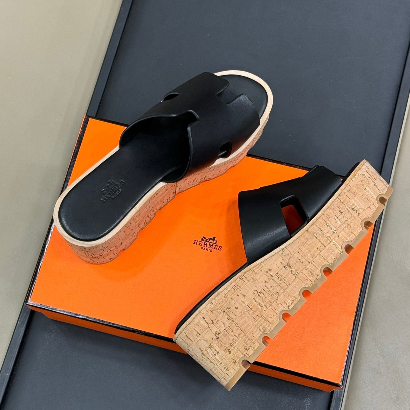 HM 25C Eze 30 Sandal Black Calfskin 212714