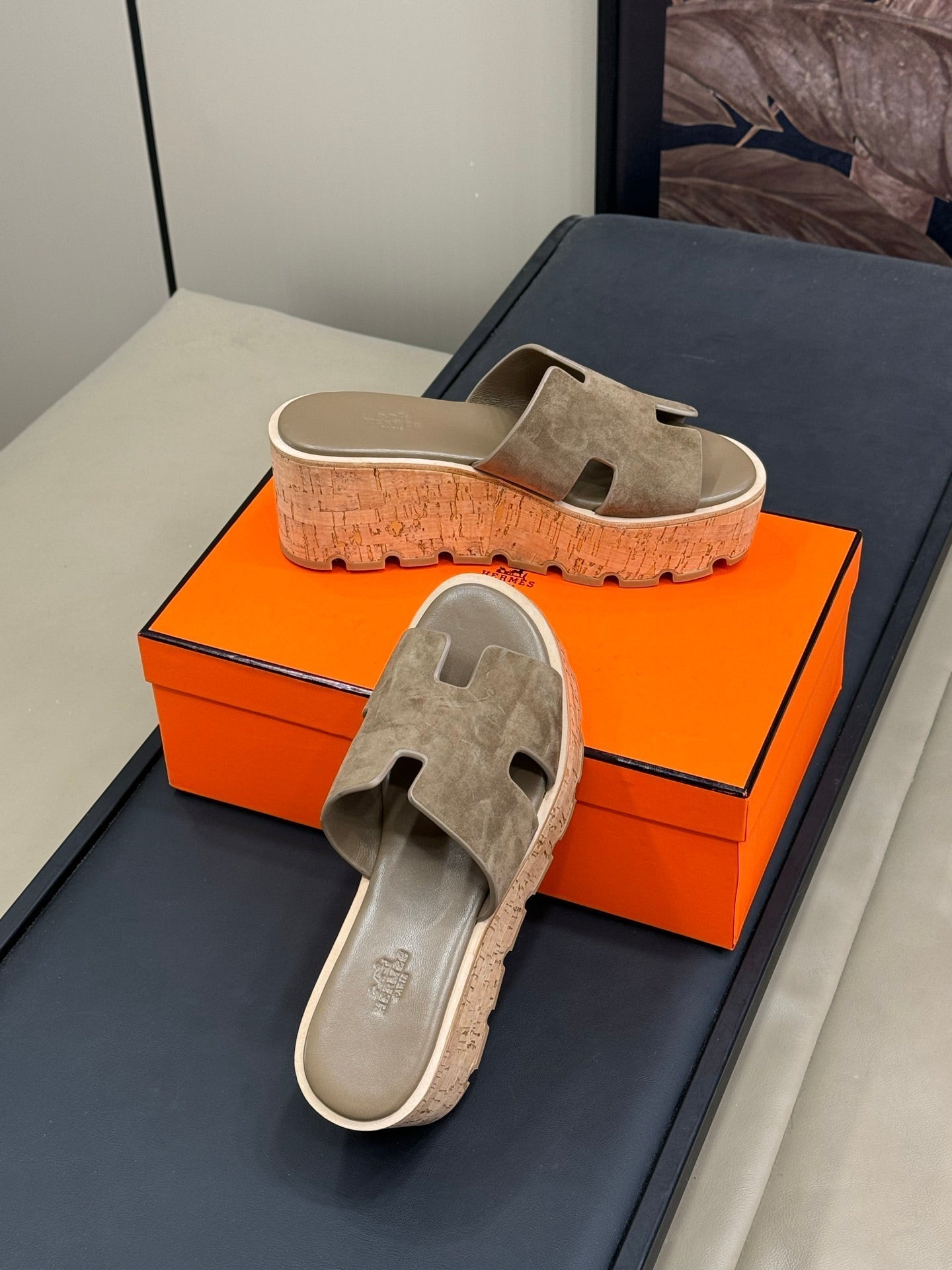 HM 25C Eze 30 Sandal Dark Tan Suede 212715