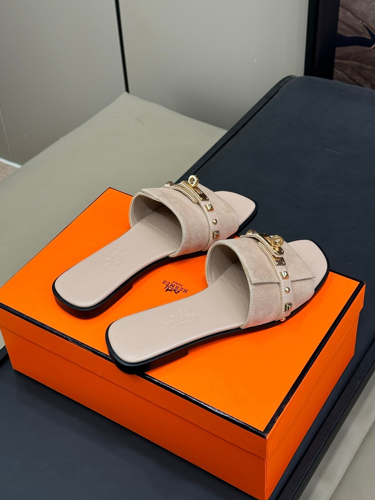 HM Giulia Sandal Beige Lin Calfskin with Suede 212730