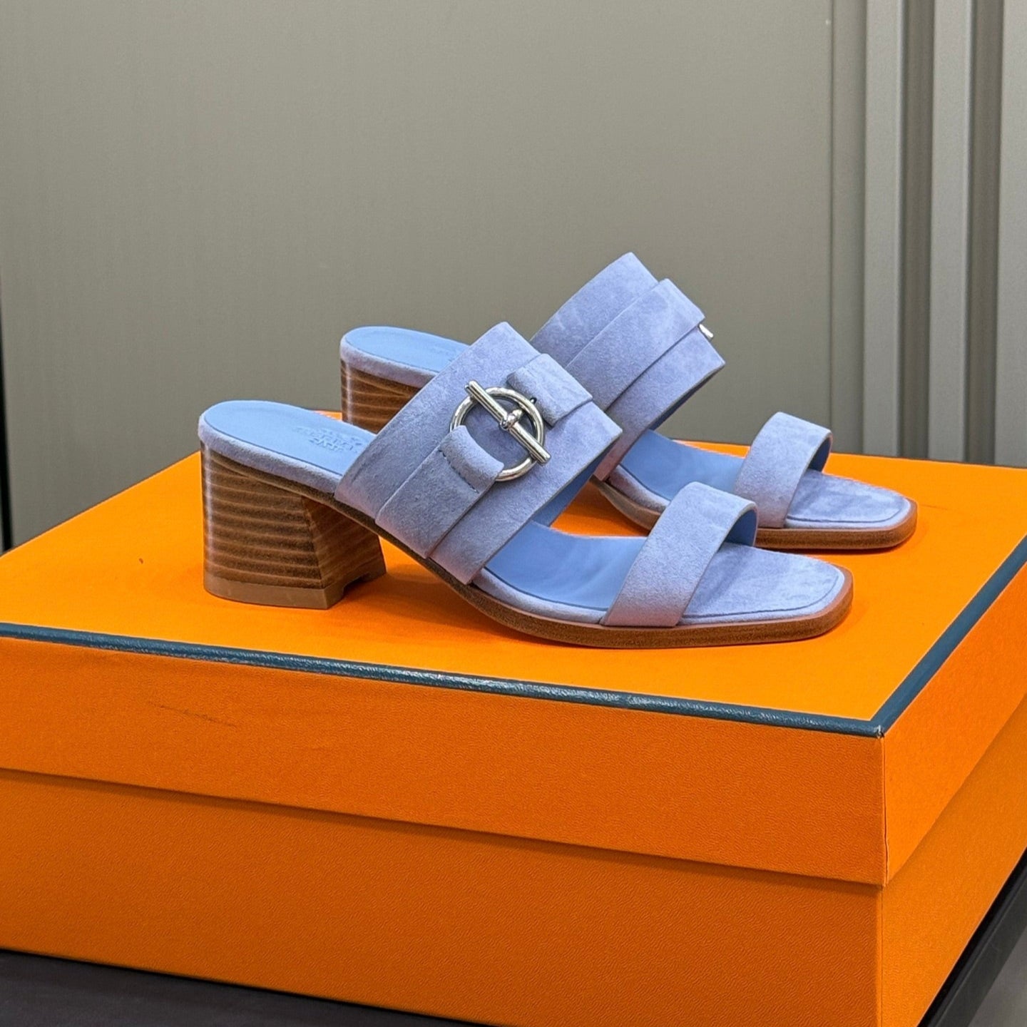 HM Kutecuh Sandals Purple Calfskin 319601