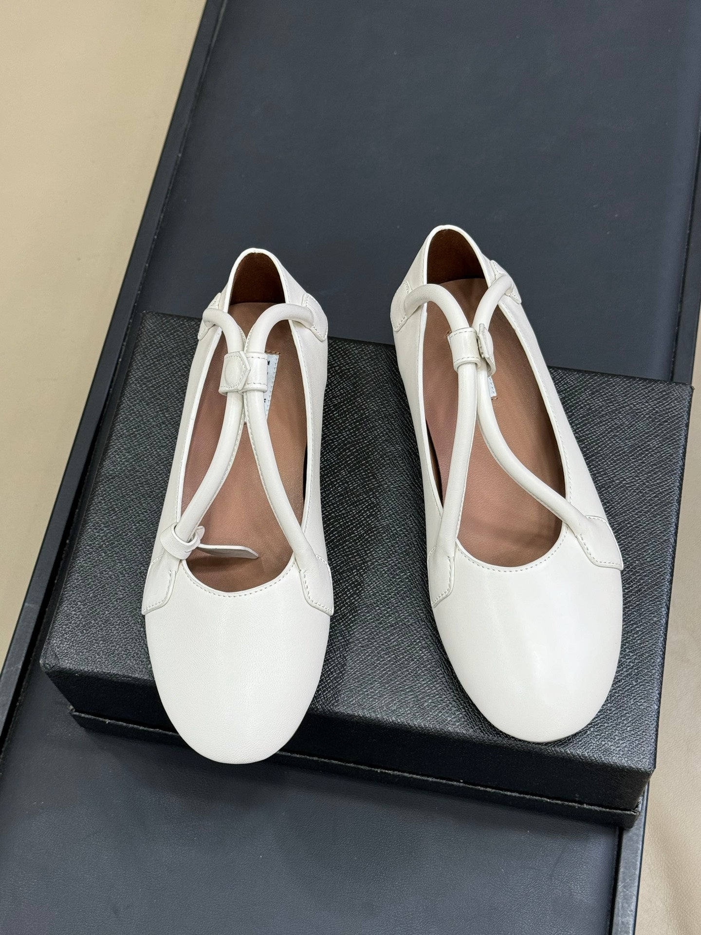 ALAIA  Le Teckel  Ballet Flats White Sheepskin 468730
