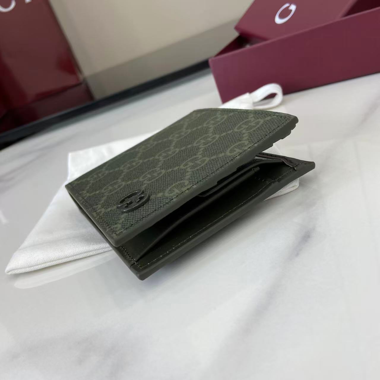 Gucci 25 GG Monogram Bifold Wallet Forest Green Leather 288792