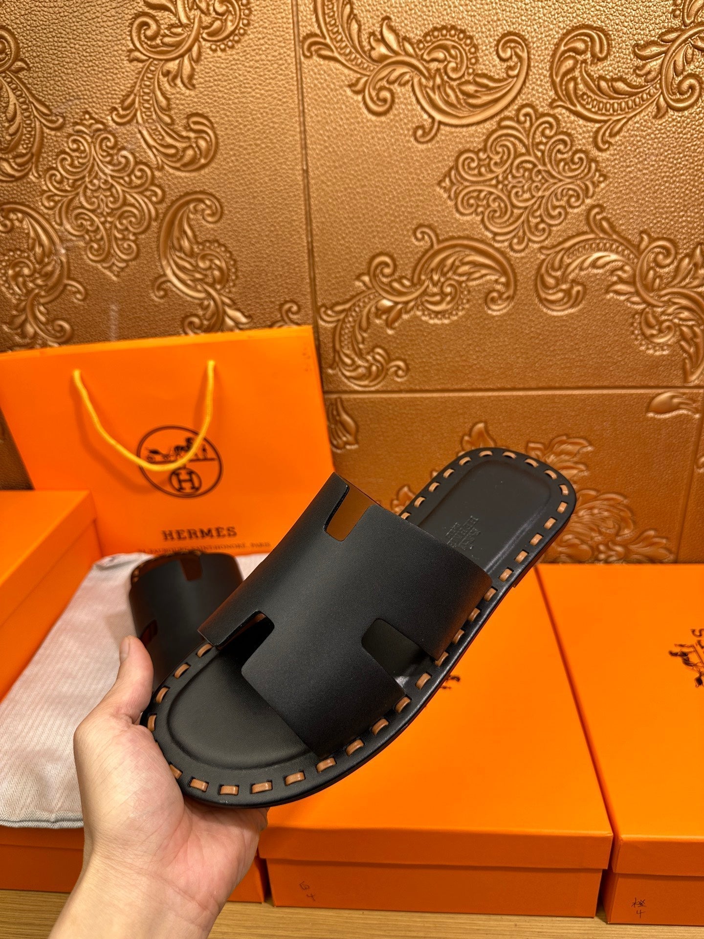 HM Men's Izmir Slide Black Cowhide 544060