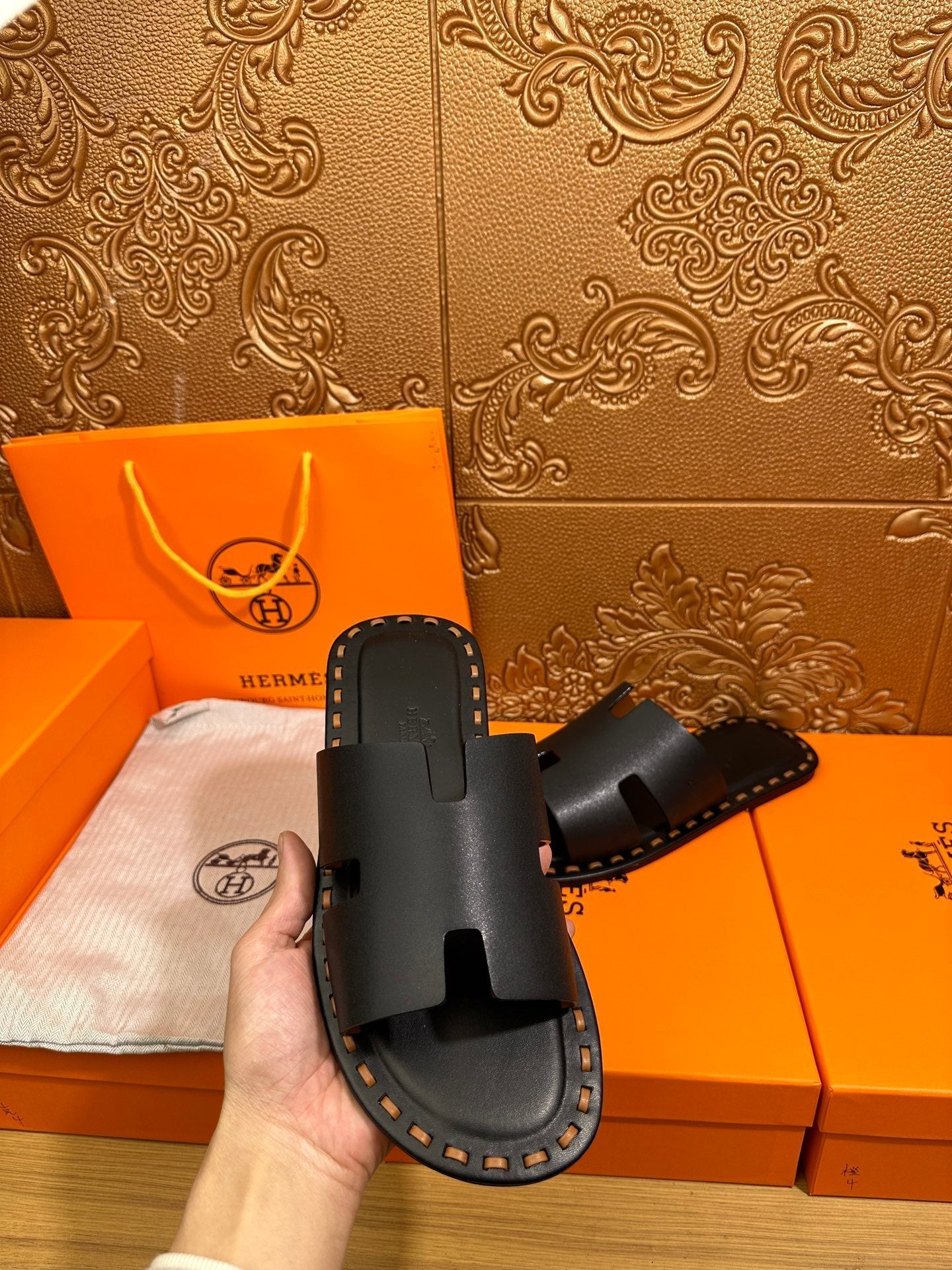 HM Men's Izmir Slide Black Cowhide 544060