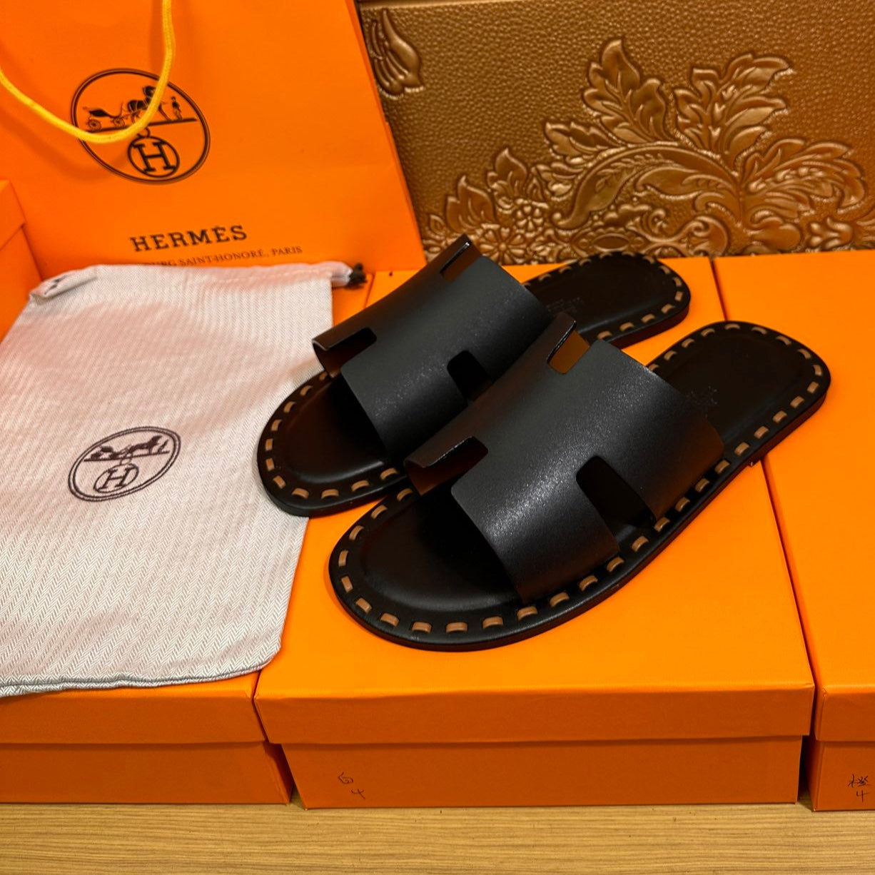 HM Men's Izmir Slide Black Cowhide 544060