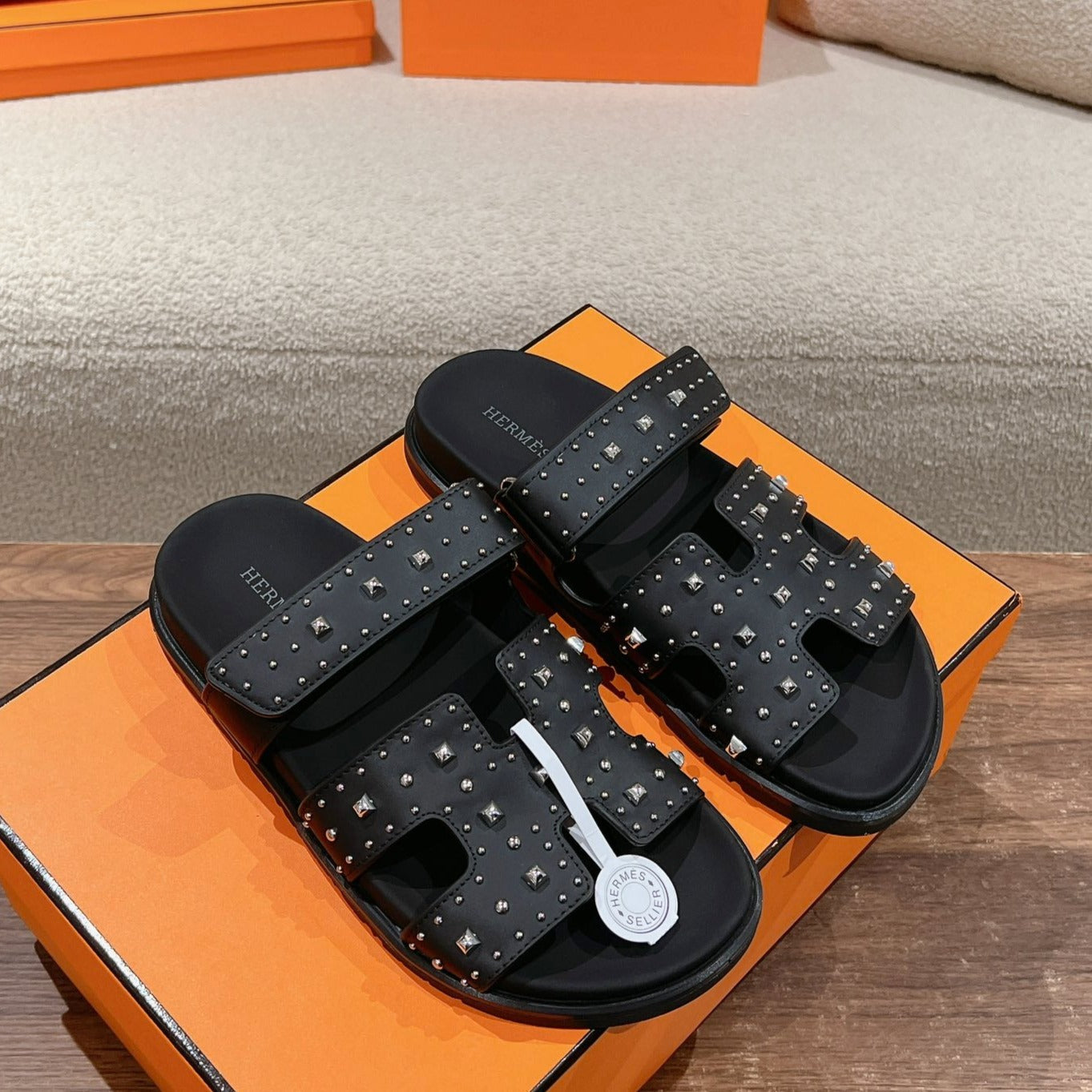 CHYPRE SANDAL BLACK CALFSKIN ATTACH CRYSTALS